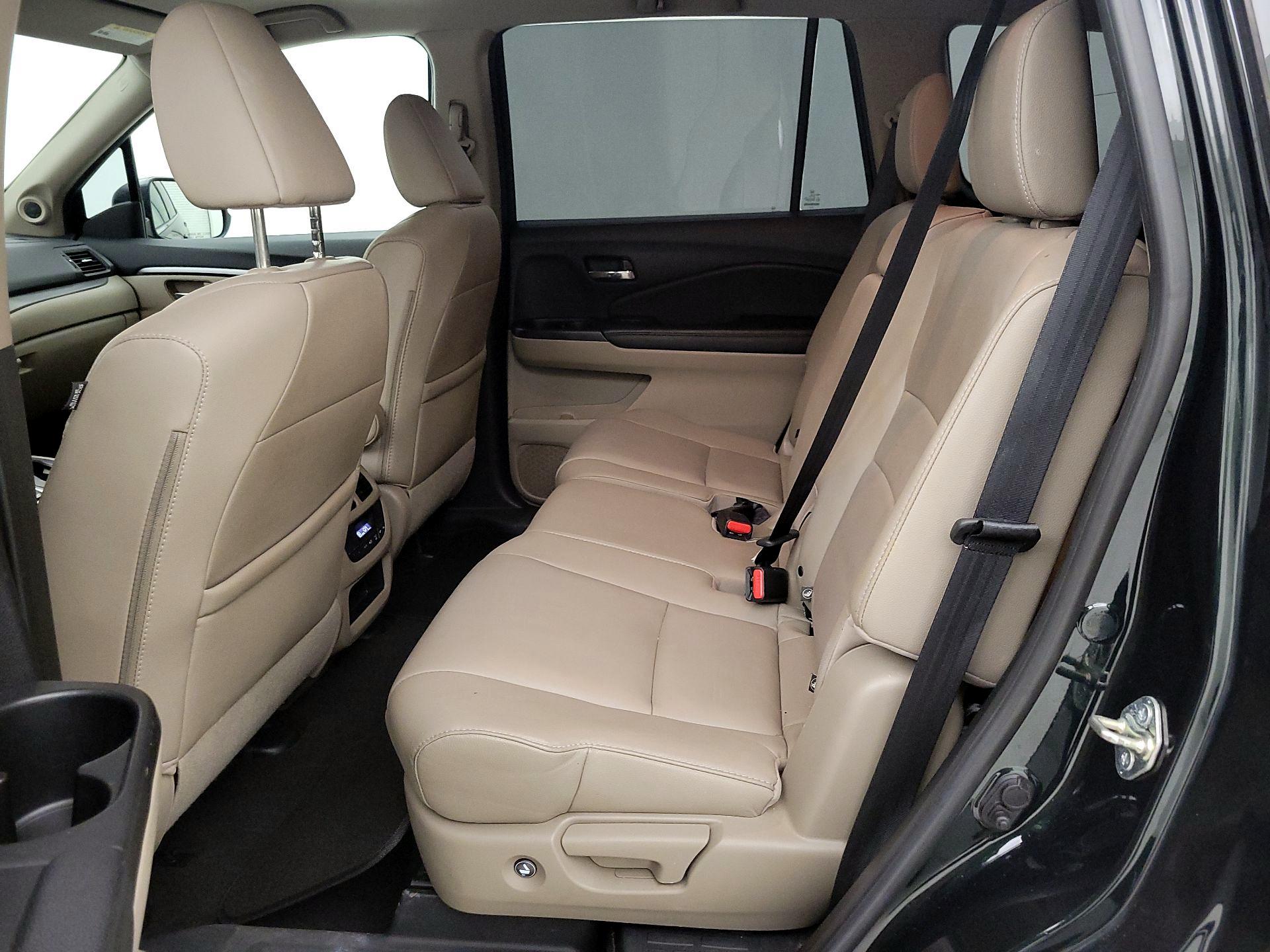 Thumbnail: 2017 Honda Pilot - 20