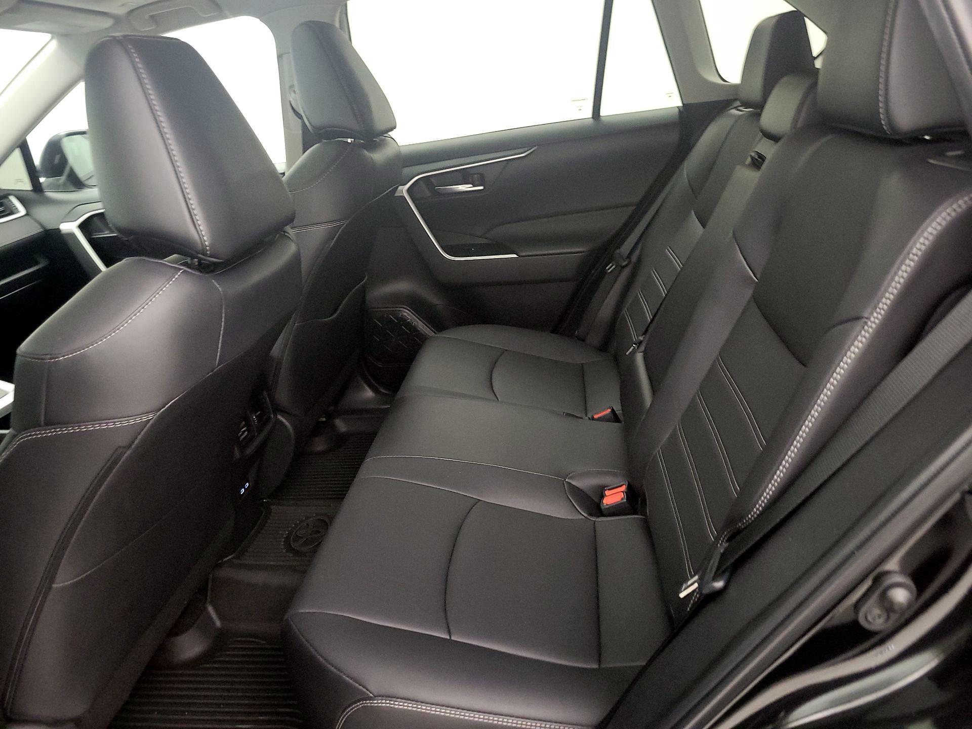 Thumbnail: 2023 Toyota RAV4 - 20