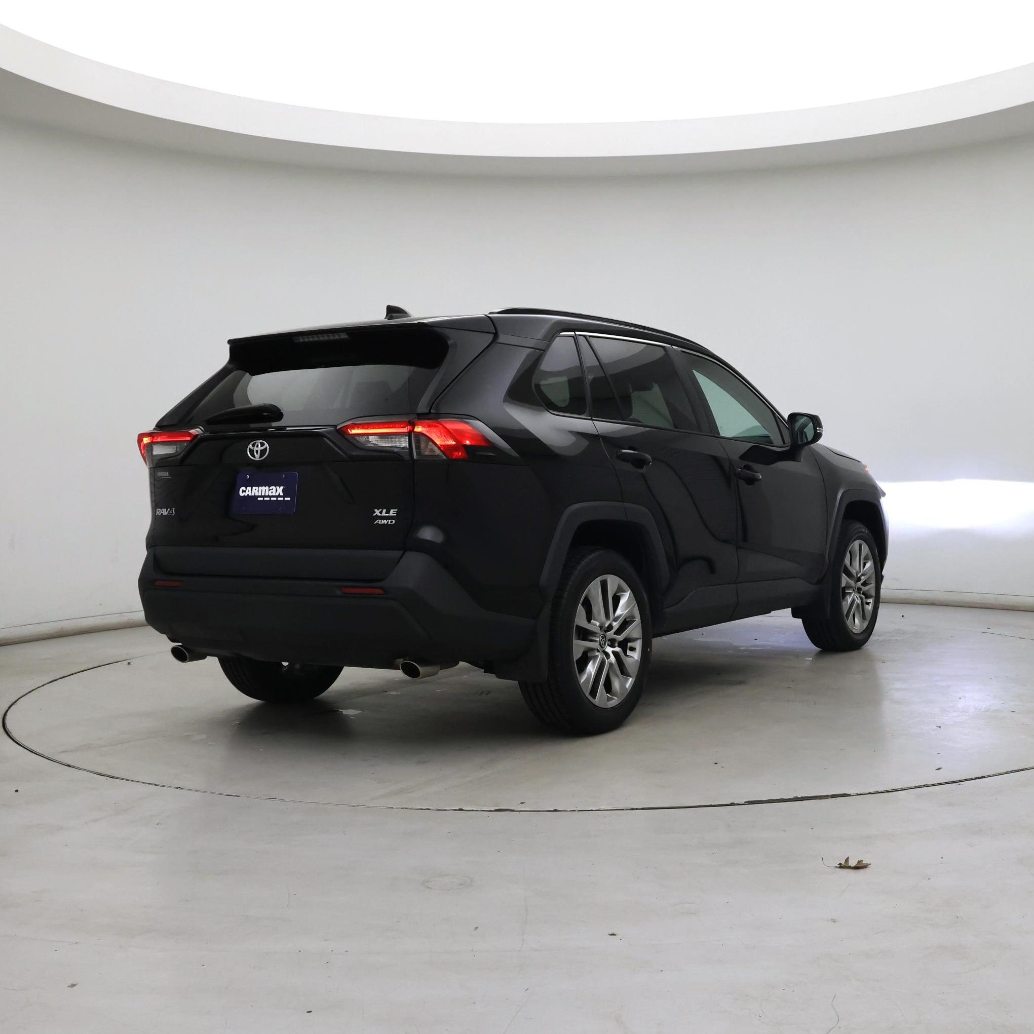 Thumbnail: 2023 Toyota RAV4 - 8