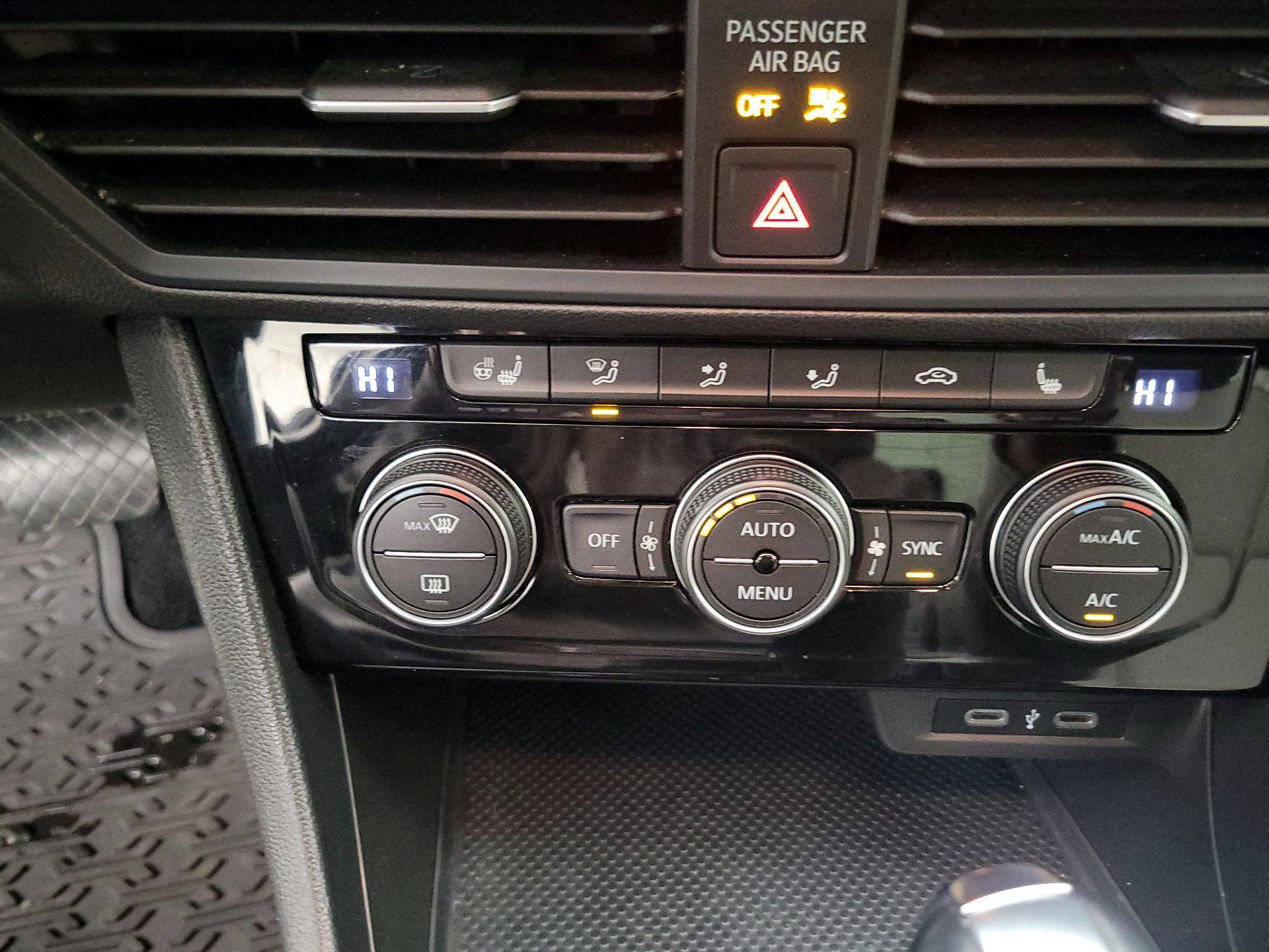 Thumbnail: 2021 Volkswagen Jetta - 16