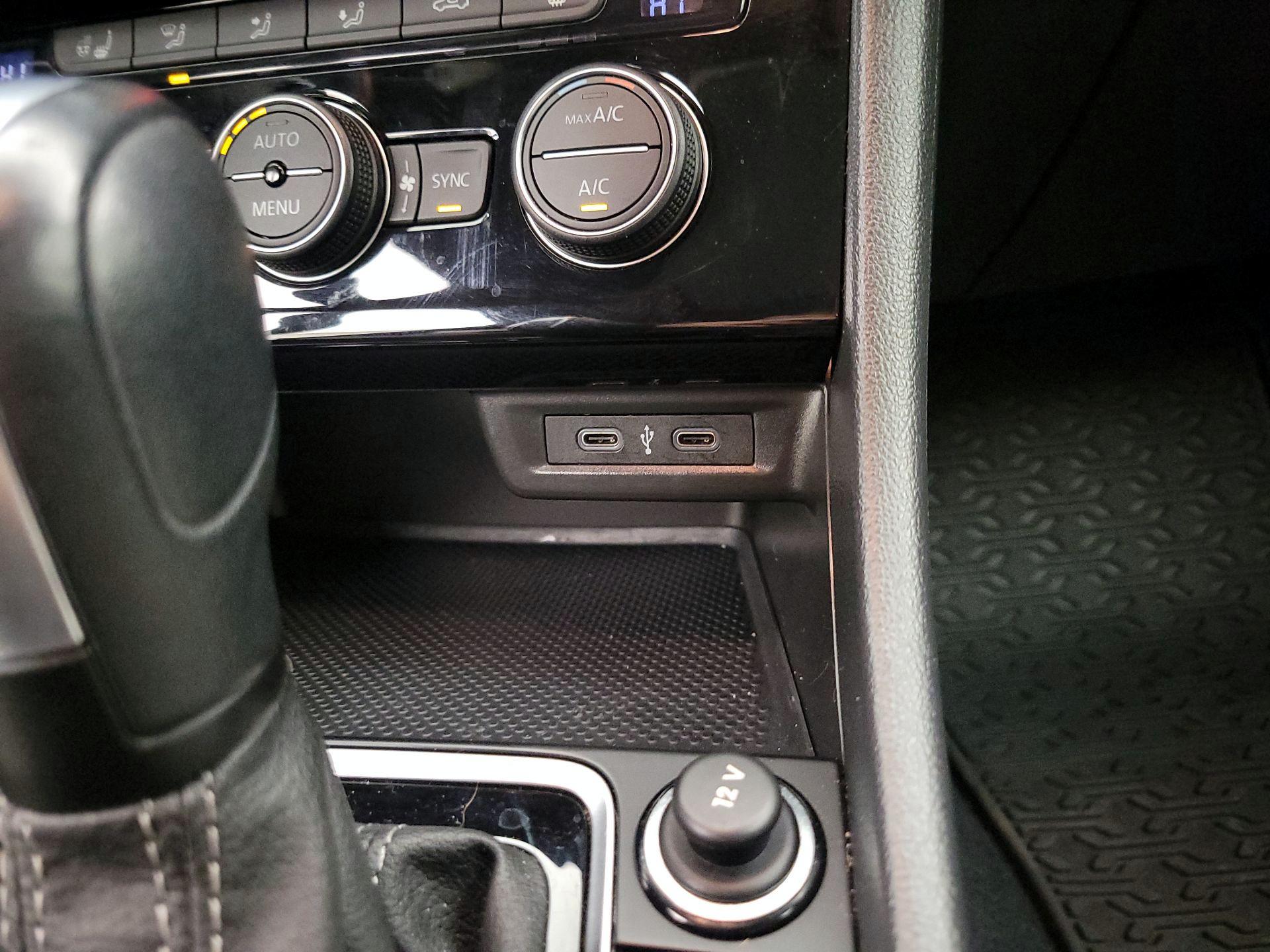 Thumbnail: 2021 Volkswagen Jetta - 18