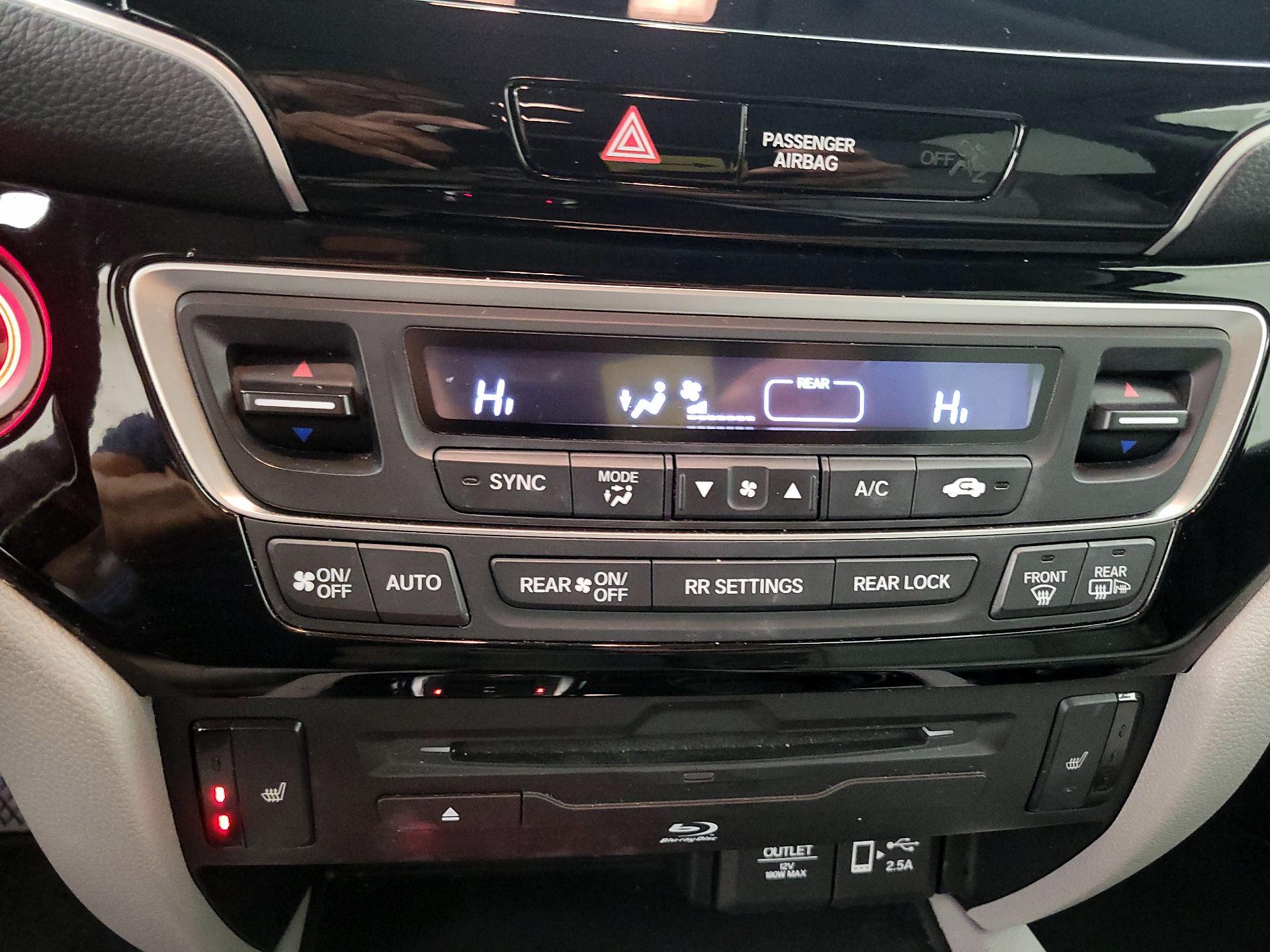 Thumbnail: 2020 Honda Pilot - 16