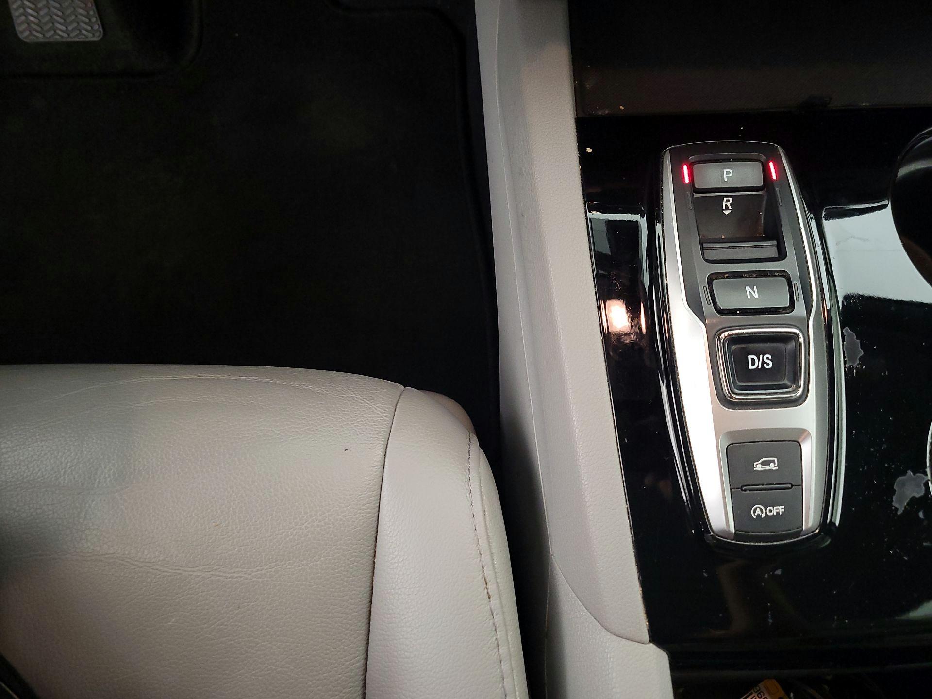 Thumbnail: 2020 Honda Pilot - 17