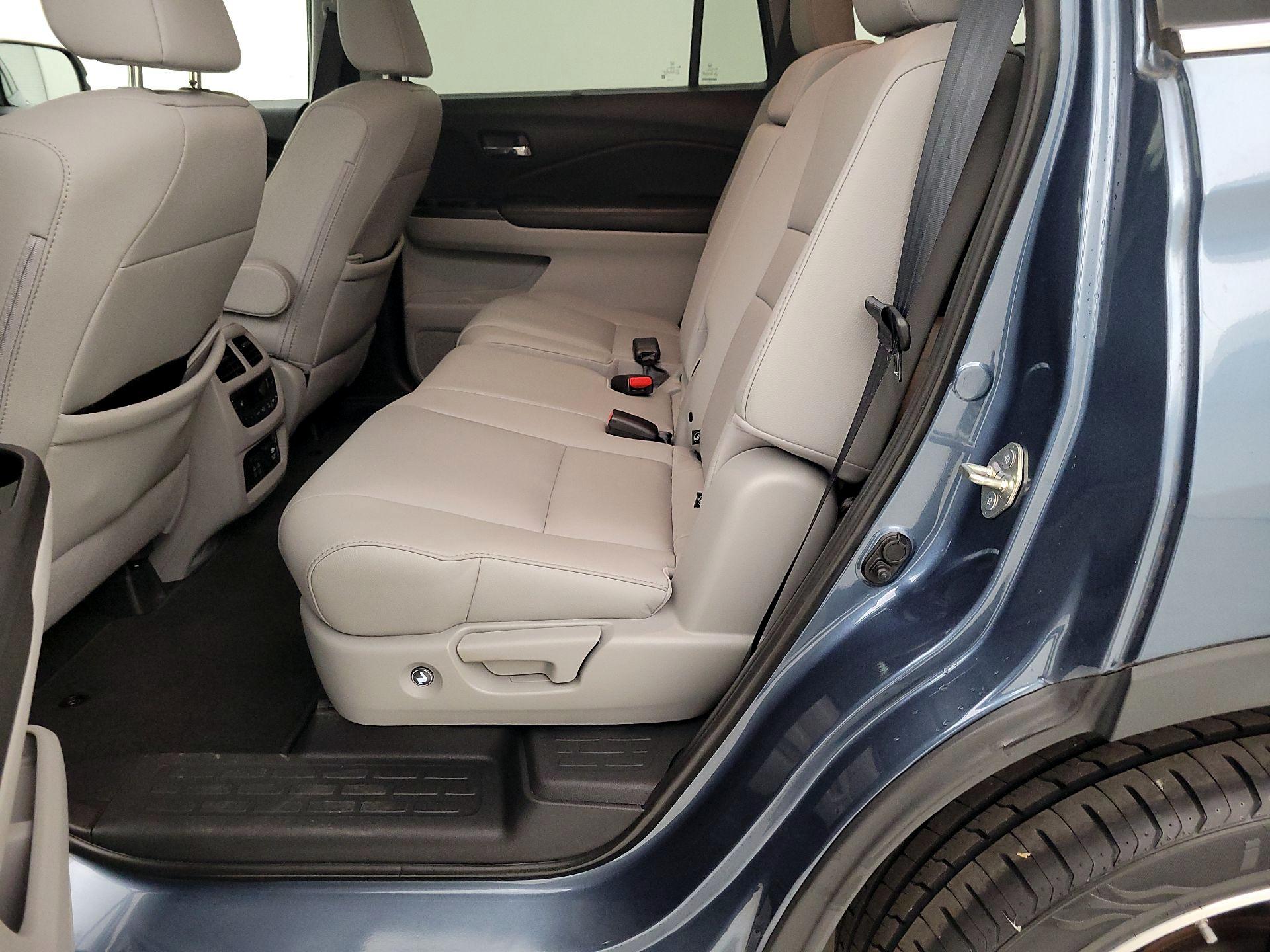 Thumbnail: 2020 Honda Pilot - 20