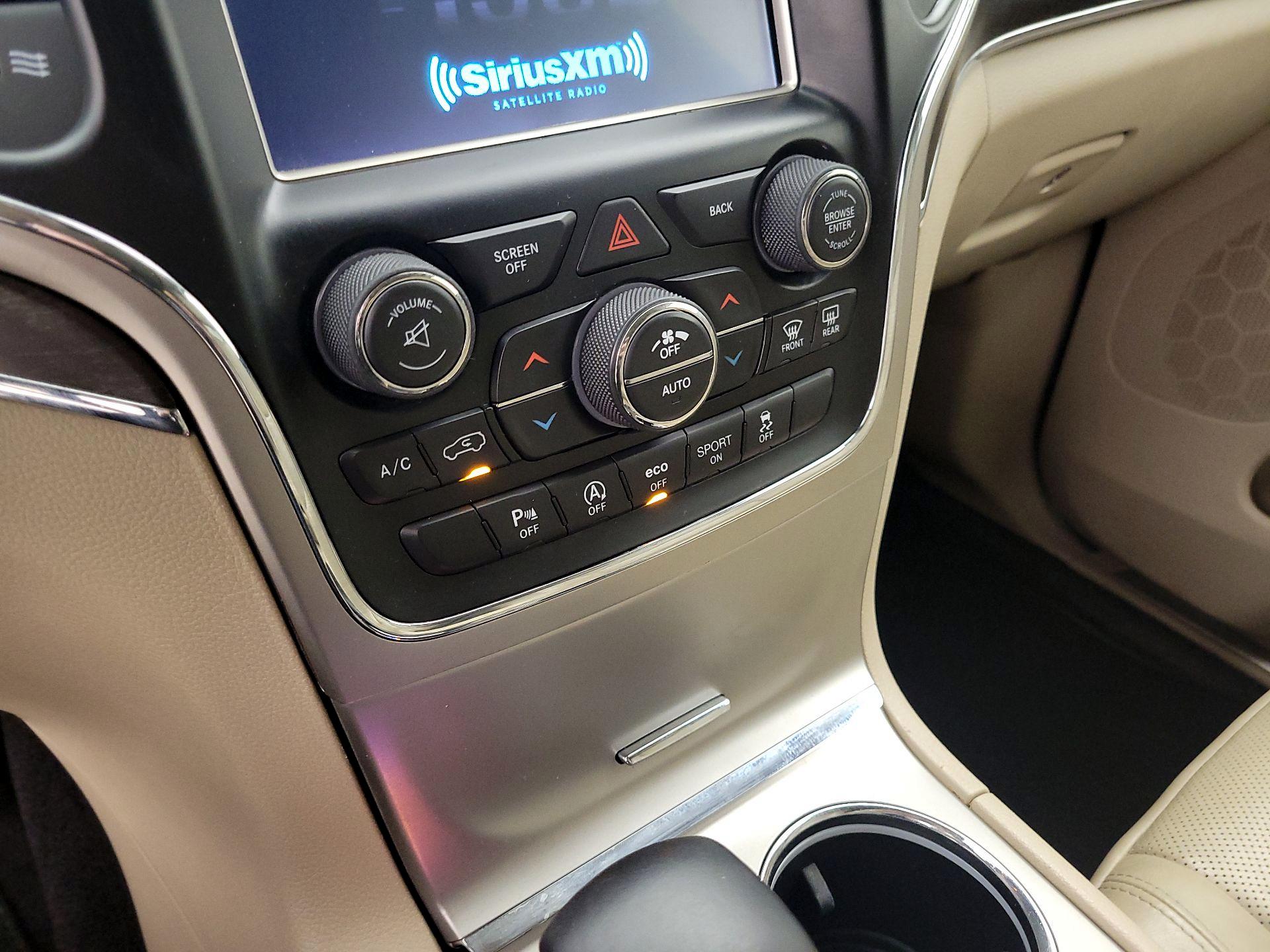 Thumbnail: 2017 Jeep Grand Cherokee - 16