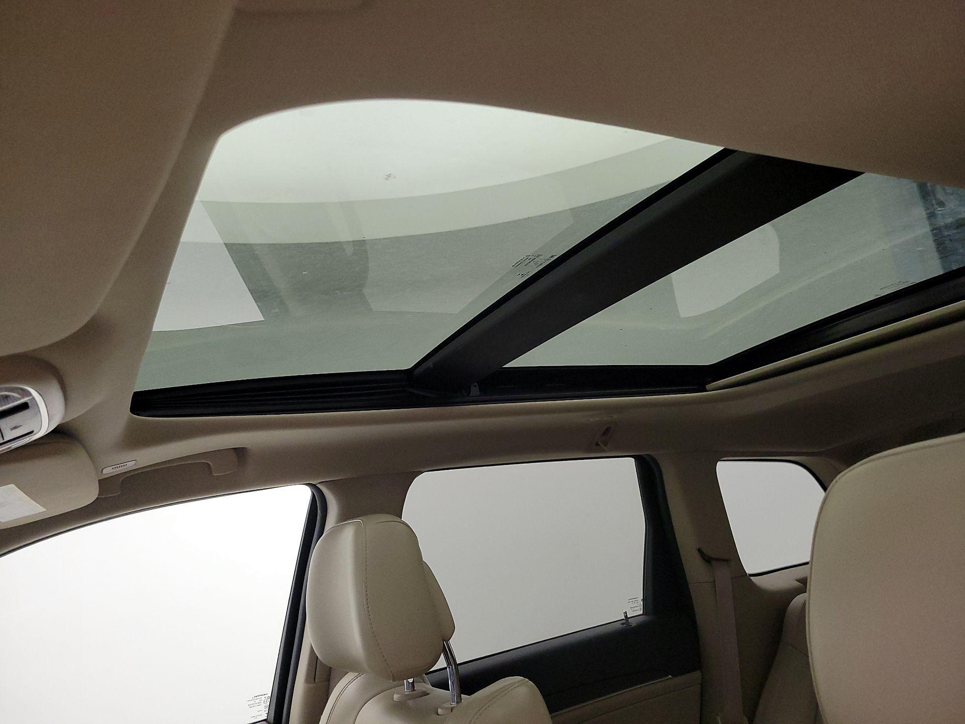 Thumbnail: 2017 Jeep Grand Cherokee - 19