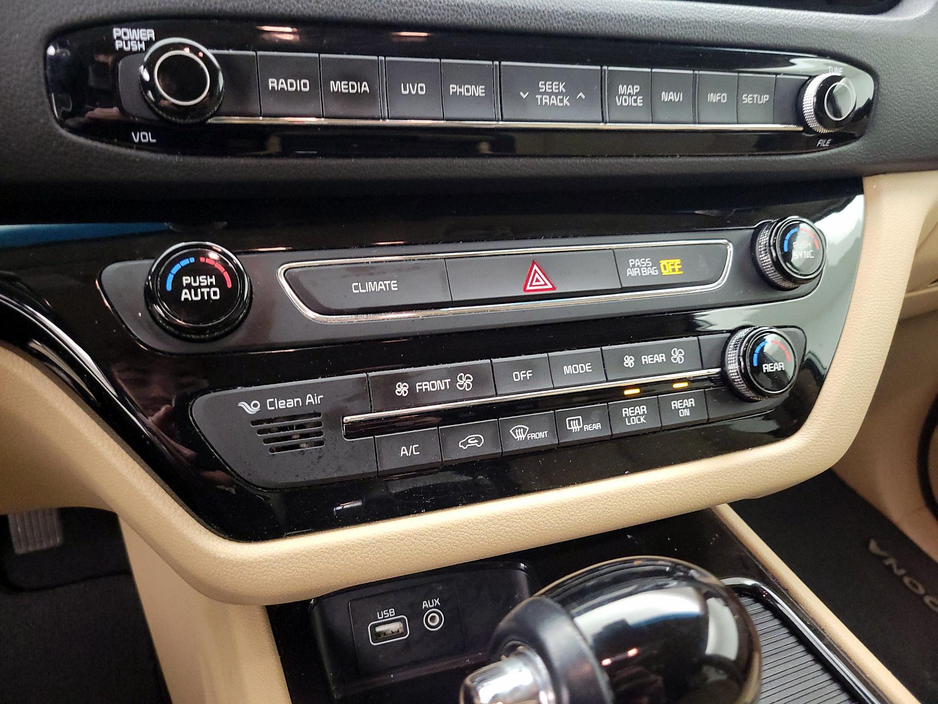 Thumbnail: 2016 Kia Sedona - 16