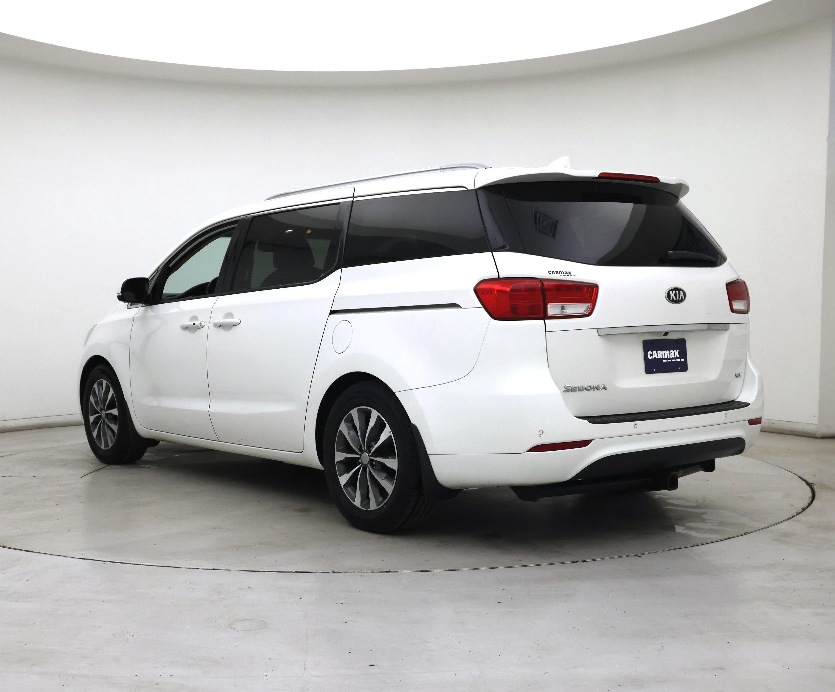 Thumbnail: 2016 Kia Sedona - 2