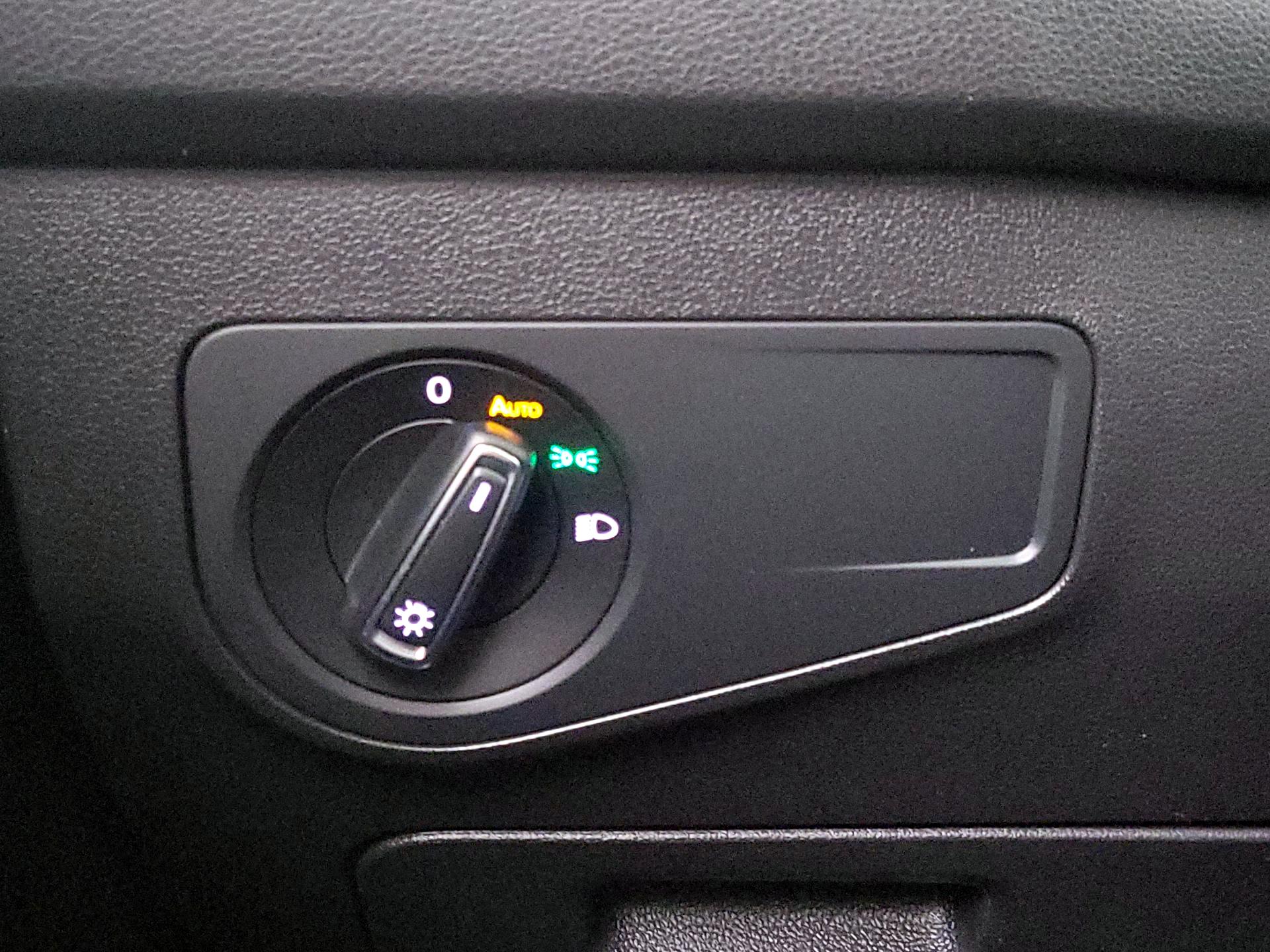 Thumbnail: 2020 Volkswagen Tiguan - 13