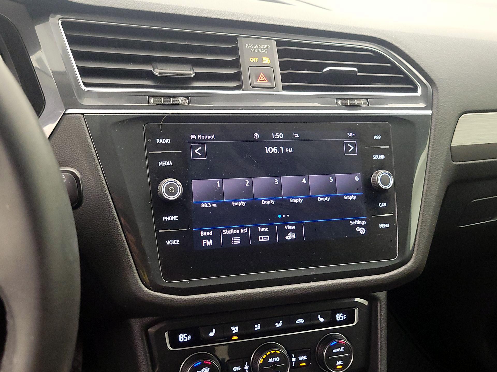 Thumbnail: 2020 Volkswagen Tiguan - 15