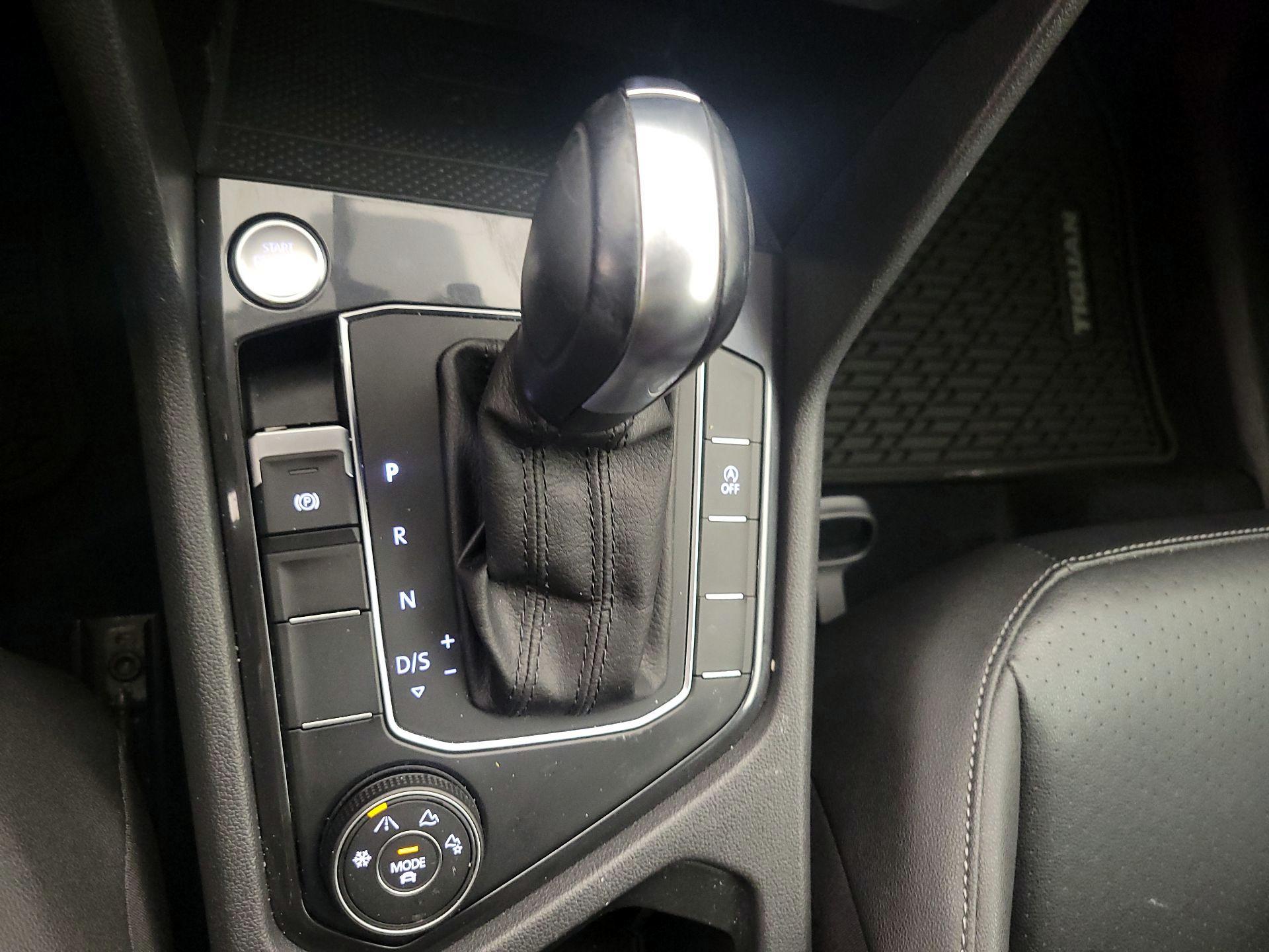 Thumbnail: 2020 Volkswagen Tiguan - 17