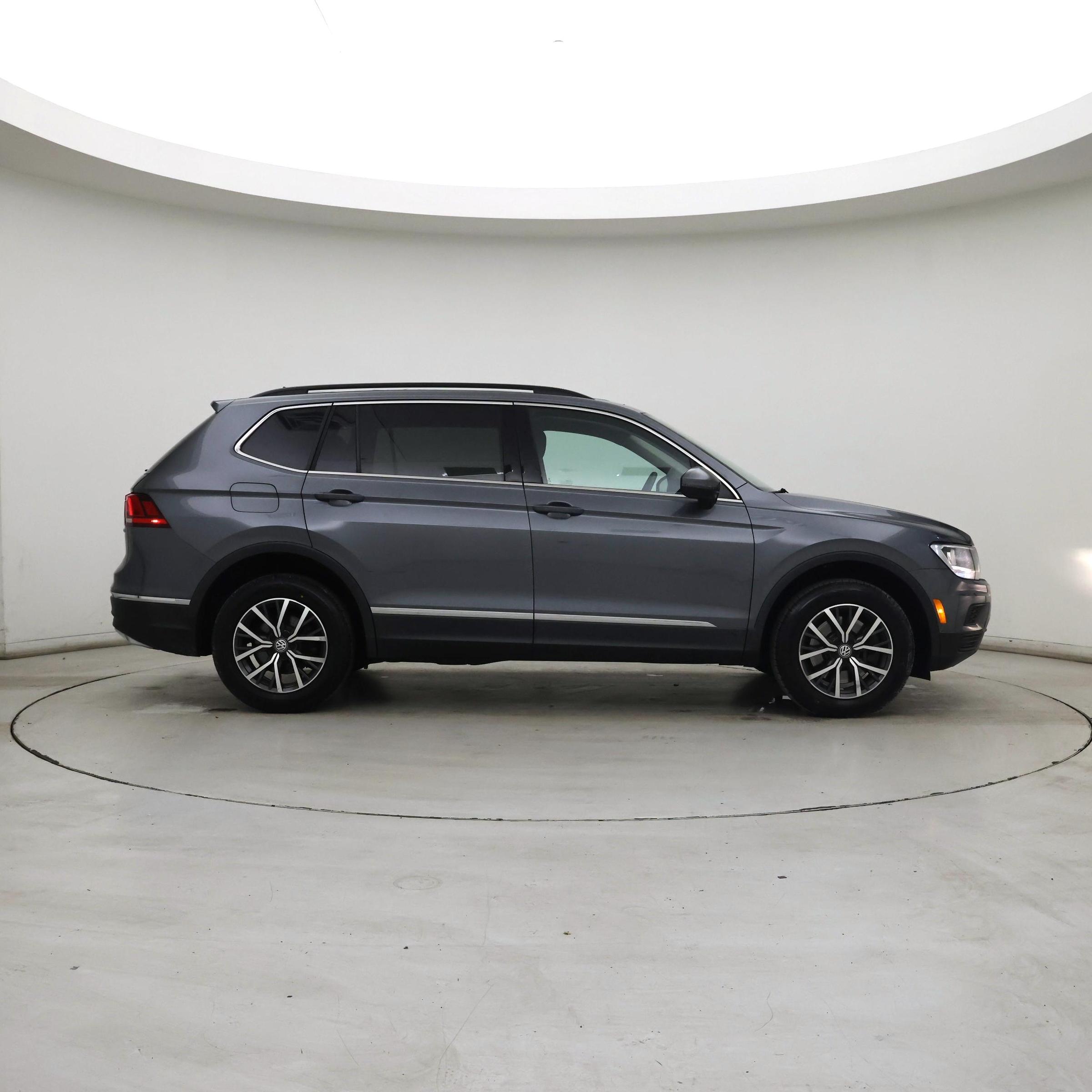 Thumbnail: 2020 Volkswagen Tiguan - 7