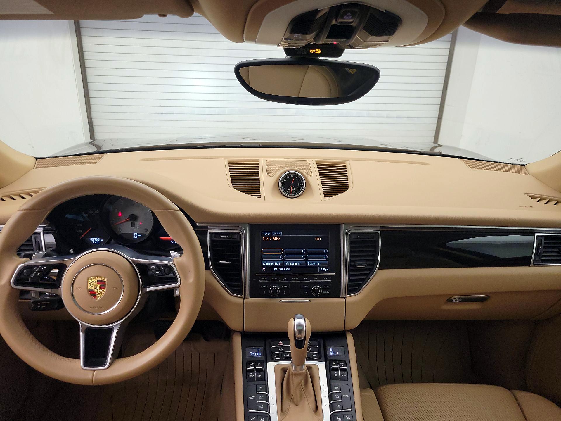 Thumbnail: 2015 Porsche Macan - 9