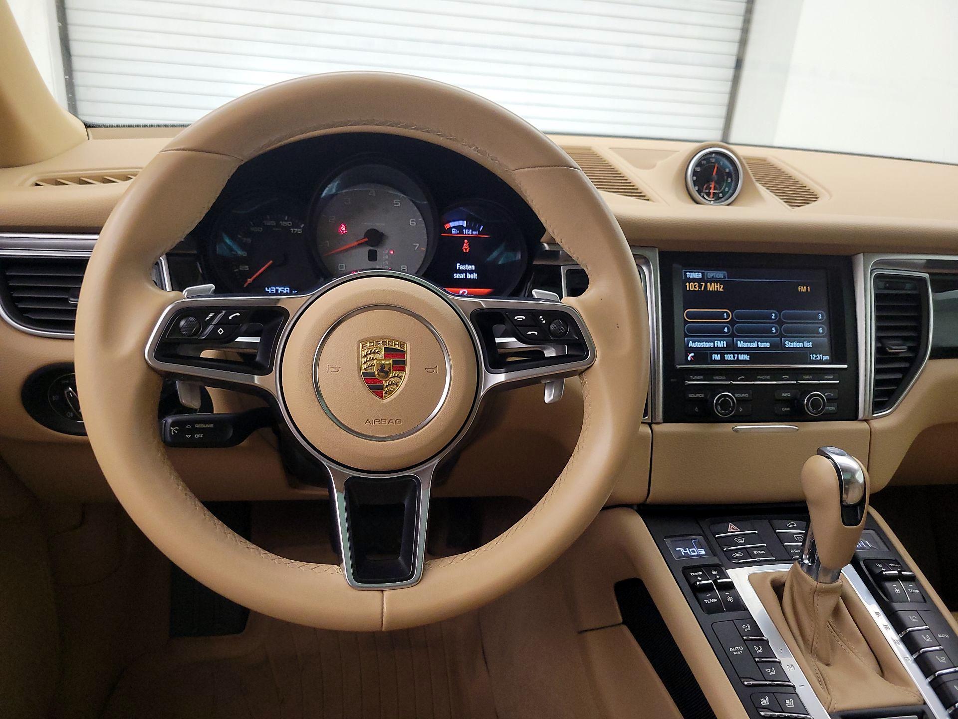 Thumbnail: 2015 Porsche Macan - 10