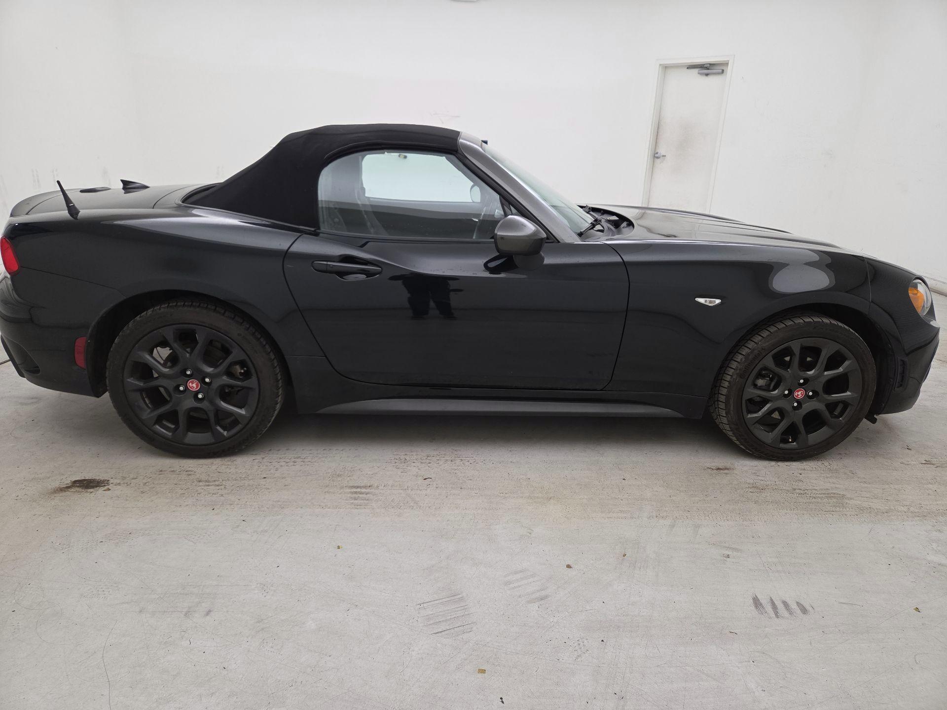 Thumbnail: 2020 Fiat 124 Spider - 4