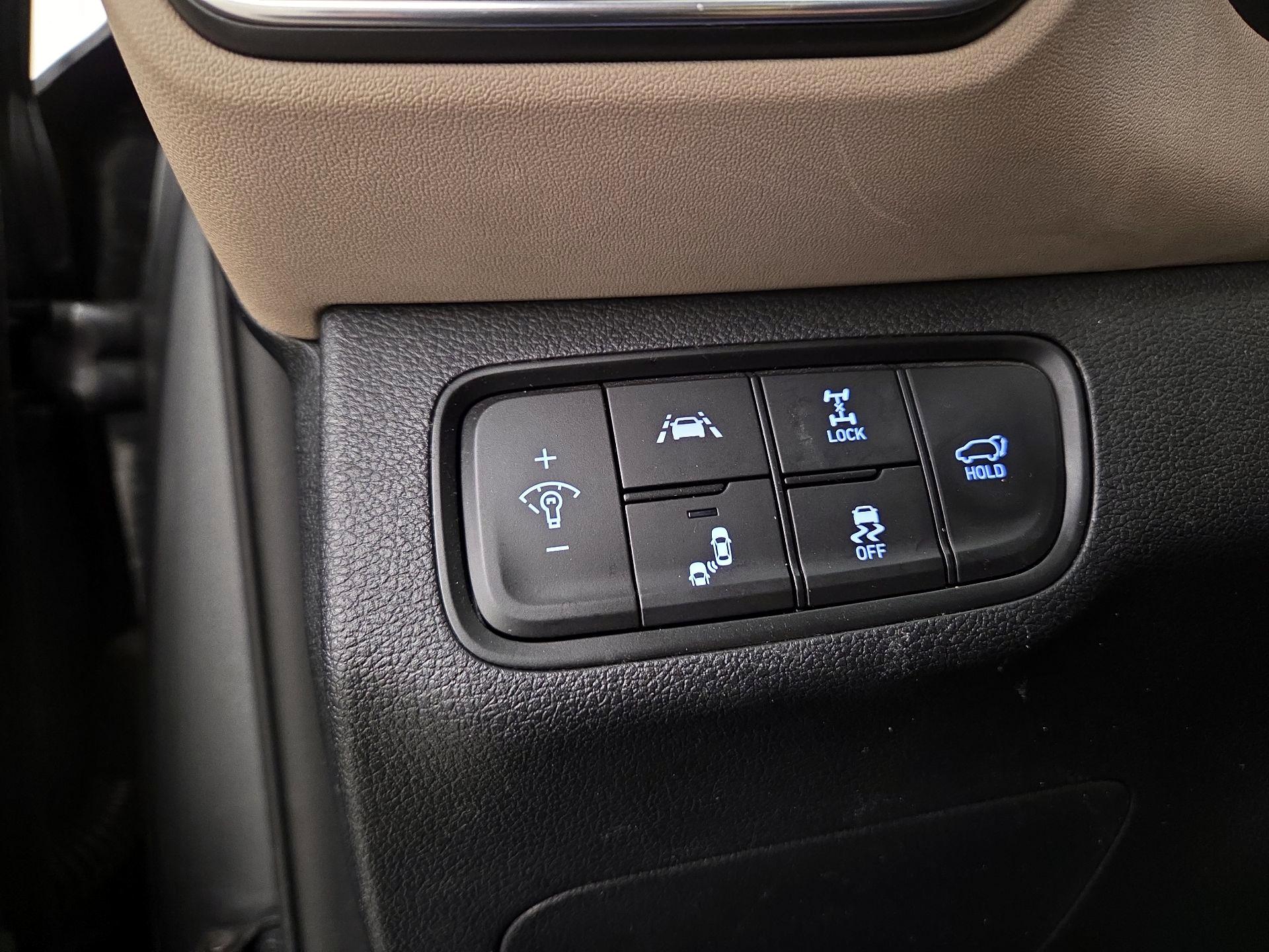 Thumbnail: 2019 Hyundai Santa Fe - 13