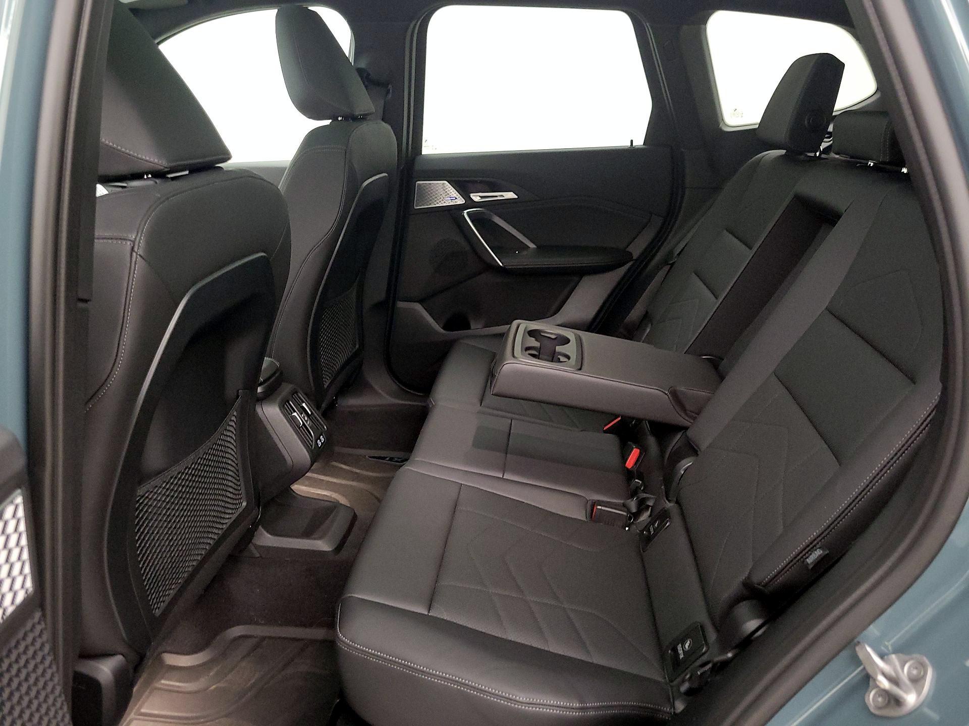 Thumbnail: 2023 BMW X1 - 20