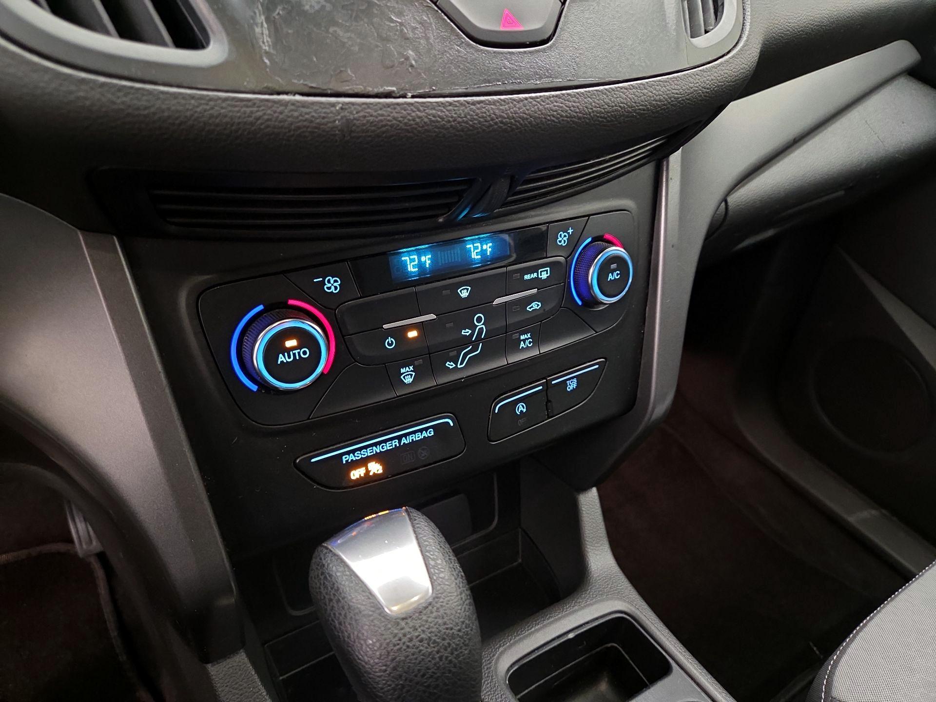 Thumbnail: 2017 Ford Escape - 16