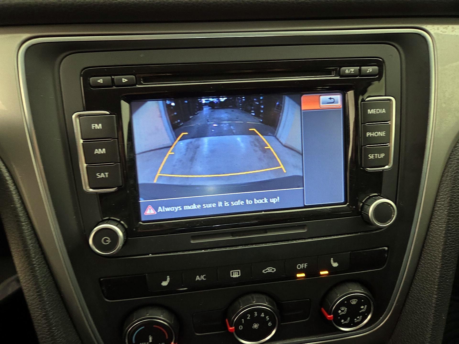 Thumbnail: 2015 Volkswagen Passat - 14