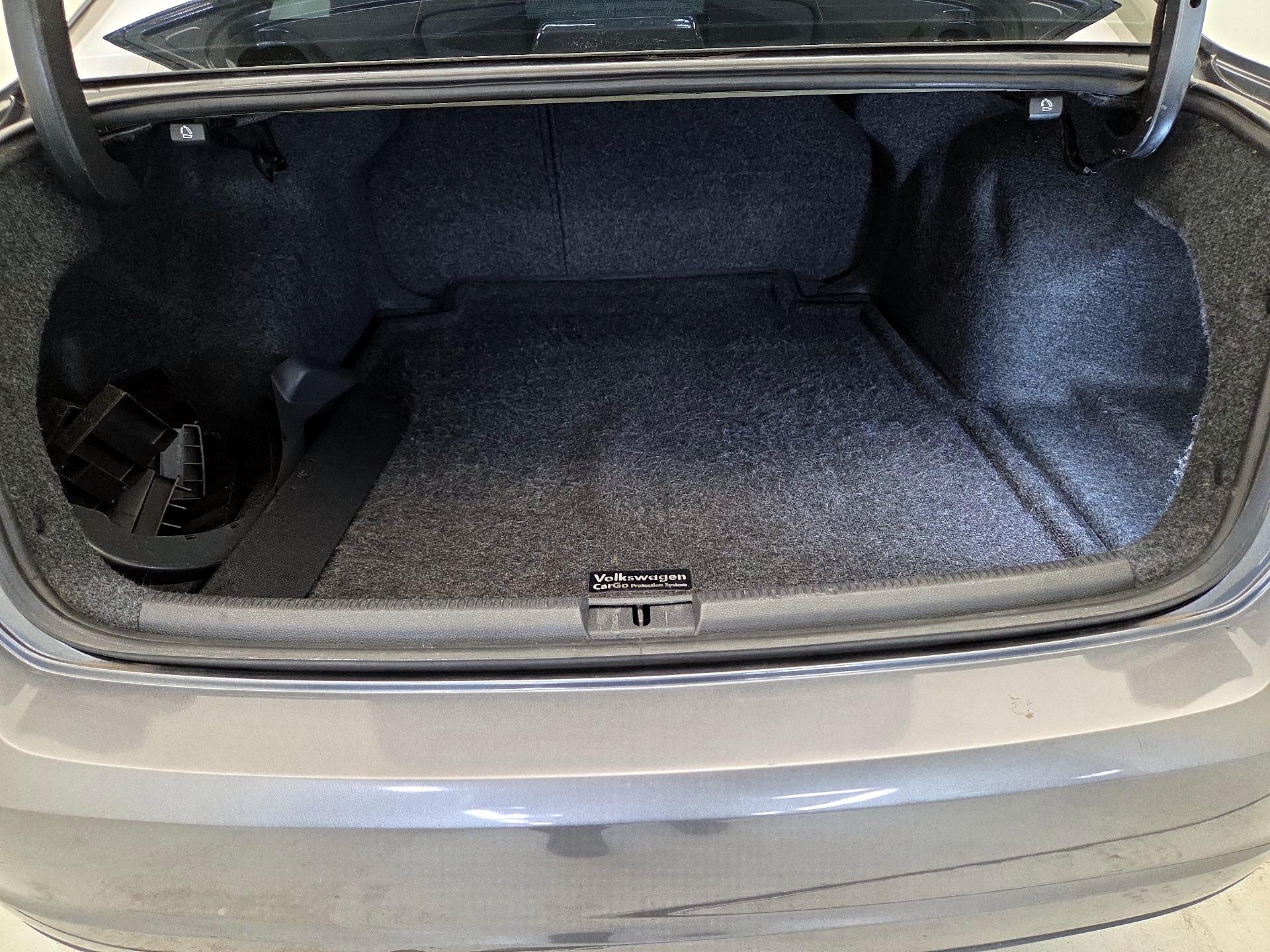 Thumbnail: 2015 Volkswagen Passat - 19