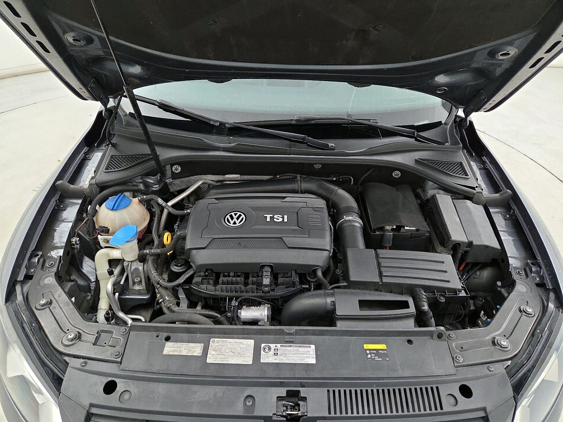 Thumbnail: 2015 Volkswagen Passat - 20