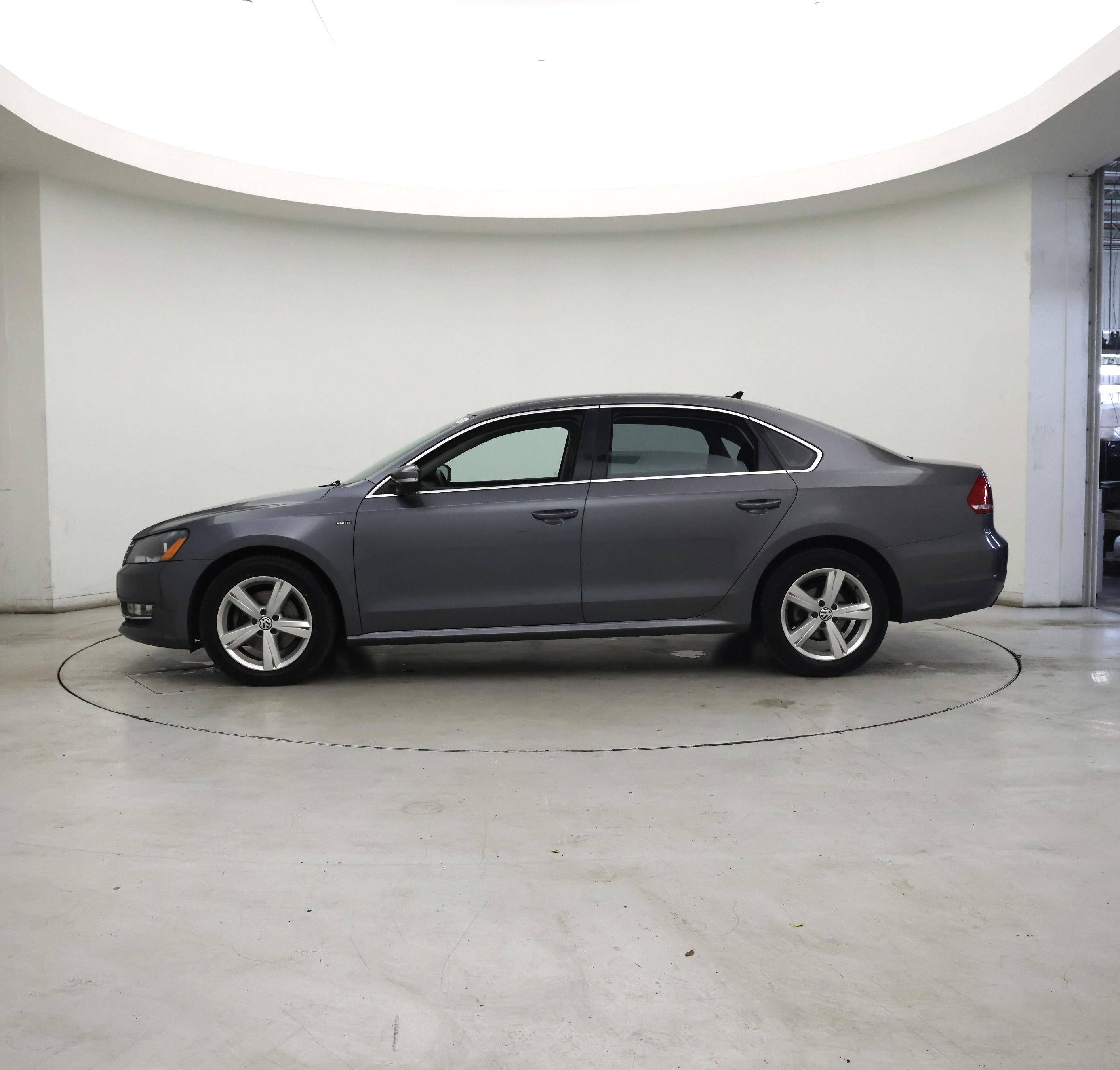 Thumbnail: 2015 Volkswagen Passat - 3