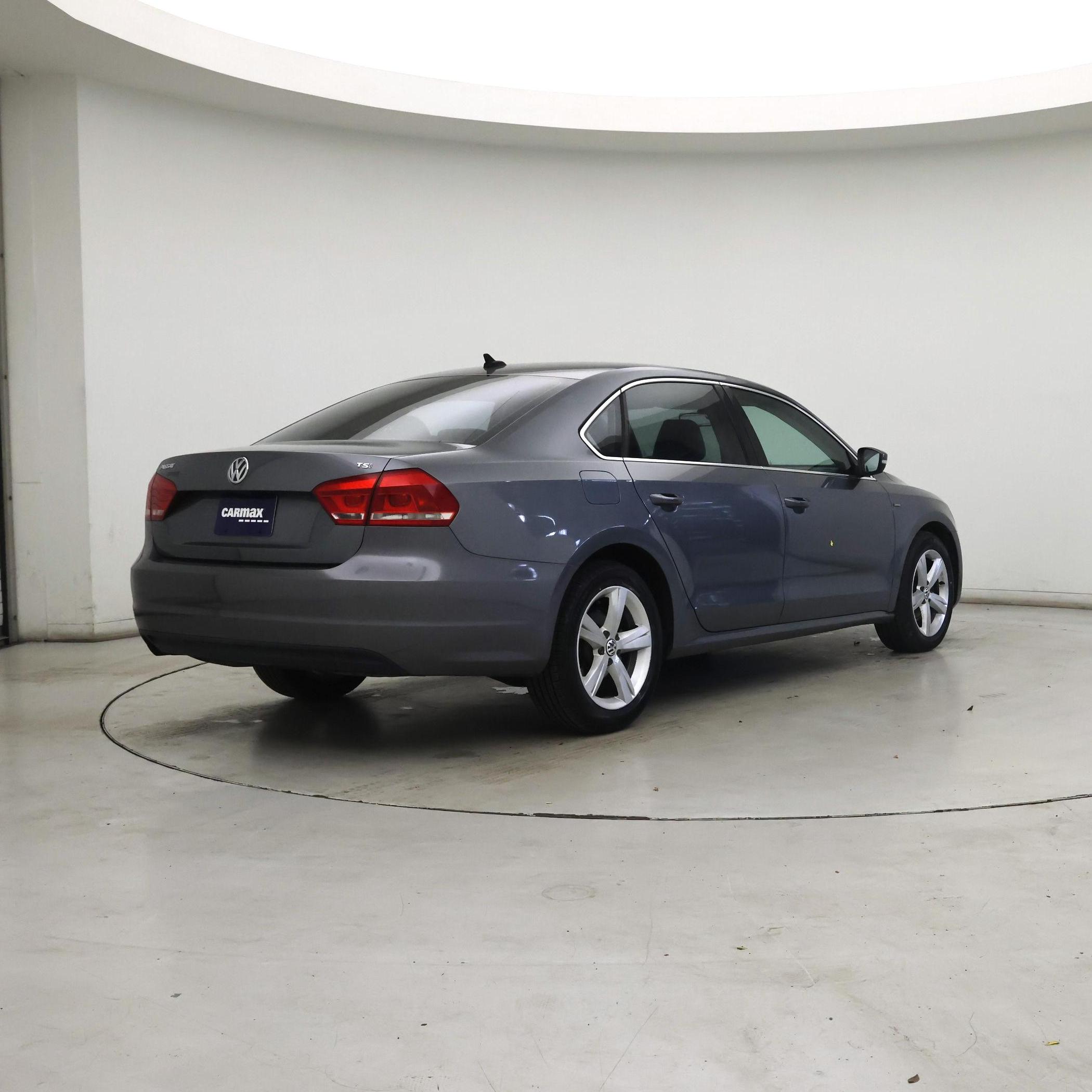 Thumbnail: 2015 Volkswagen Passat - 8