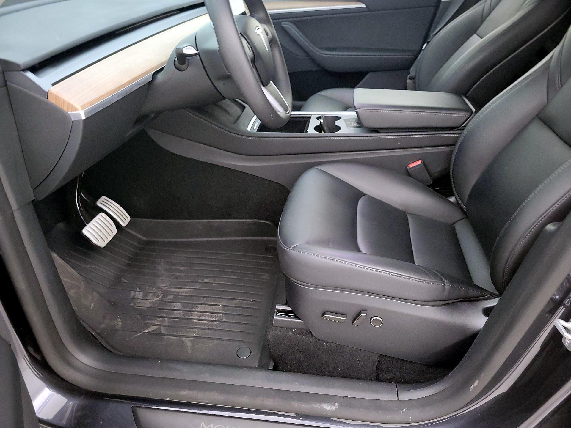 Thumbnail: 2025 Tesla Model Y - 11