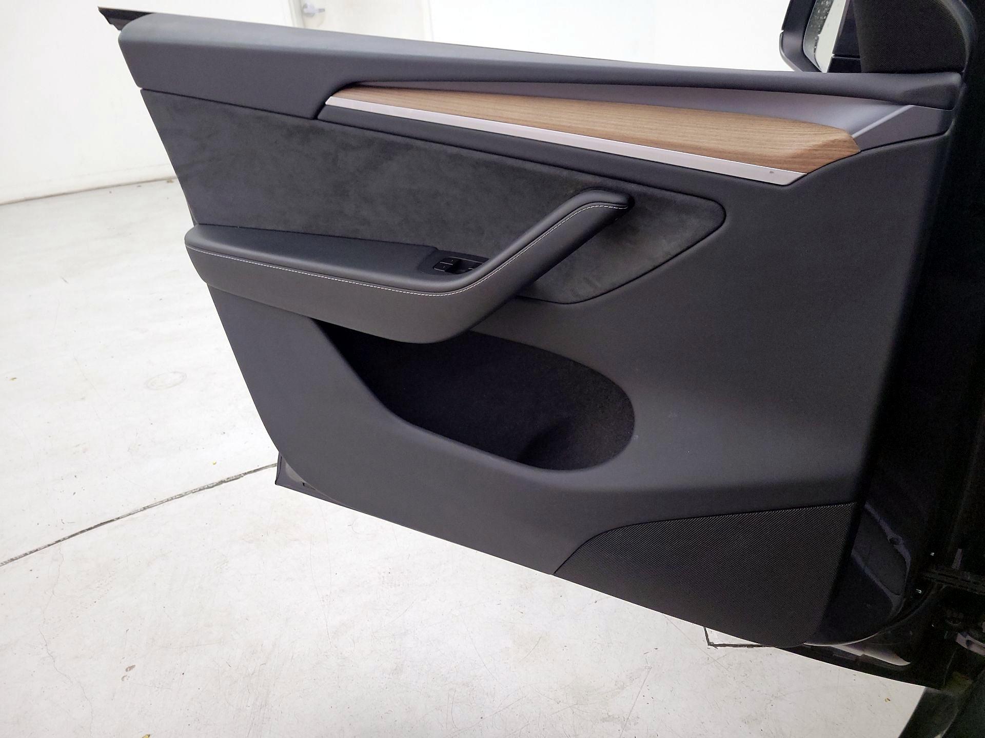 Thumbnail: 2025 Tesla Model Y - 12