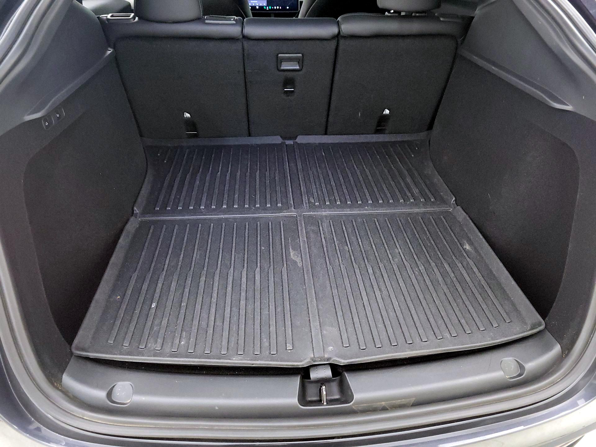 Thumbnail: 2025 Tesla Model Y - 19