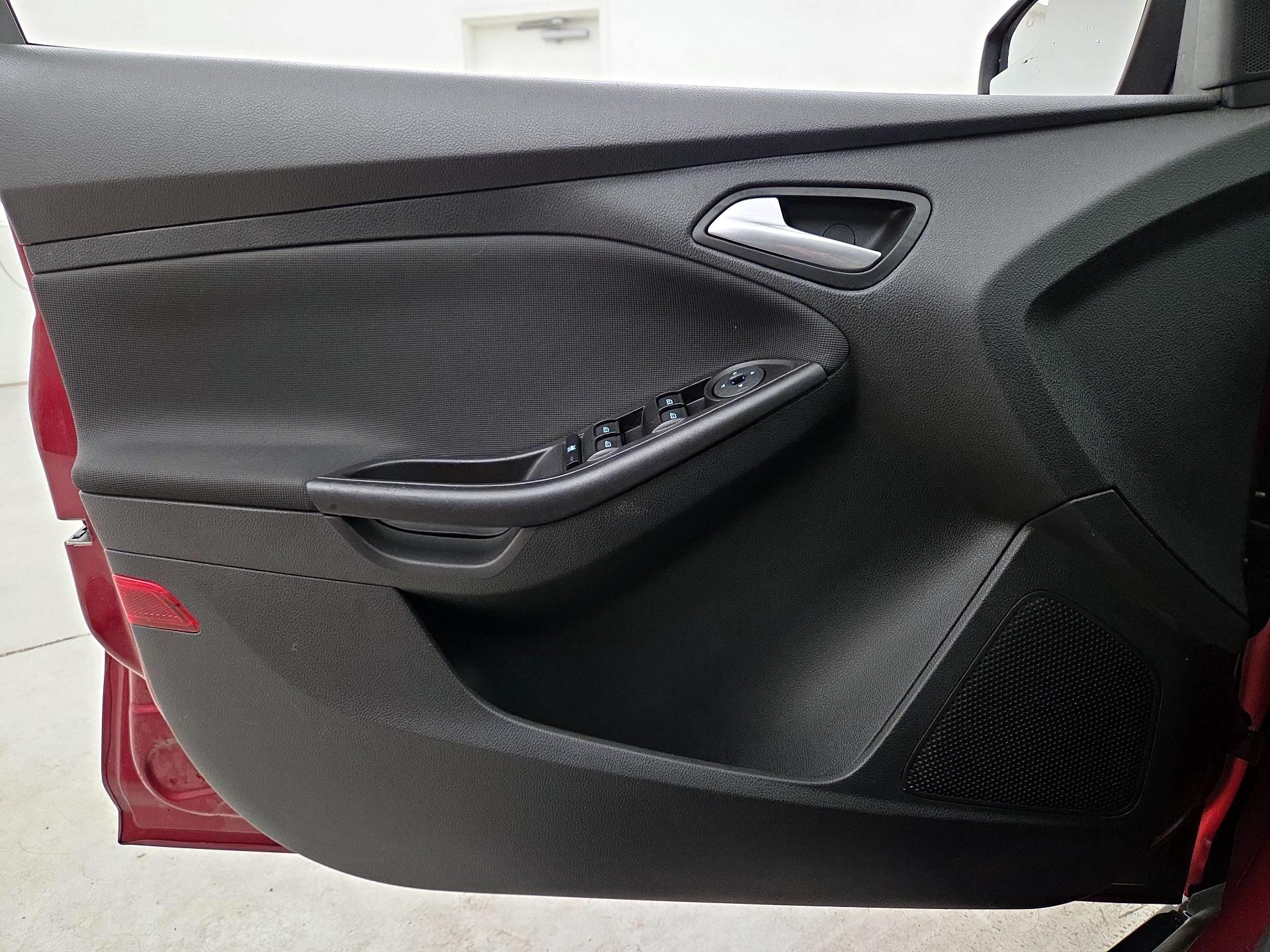 Thumbnail: 2014 Ford Focus - 12