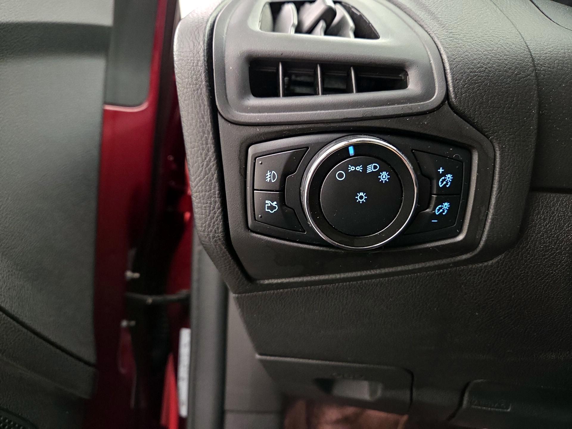 Thumbnail: 2014 Ford Focus - 13