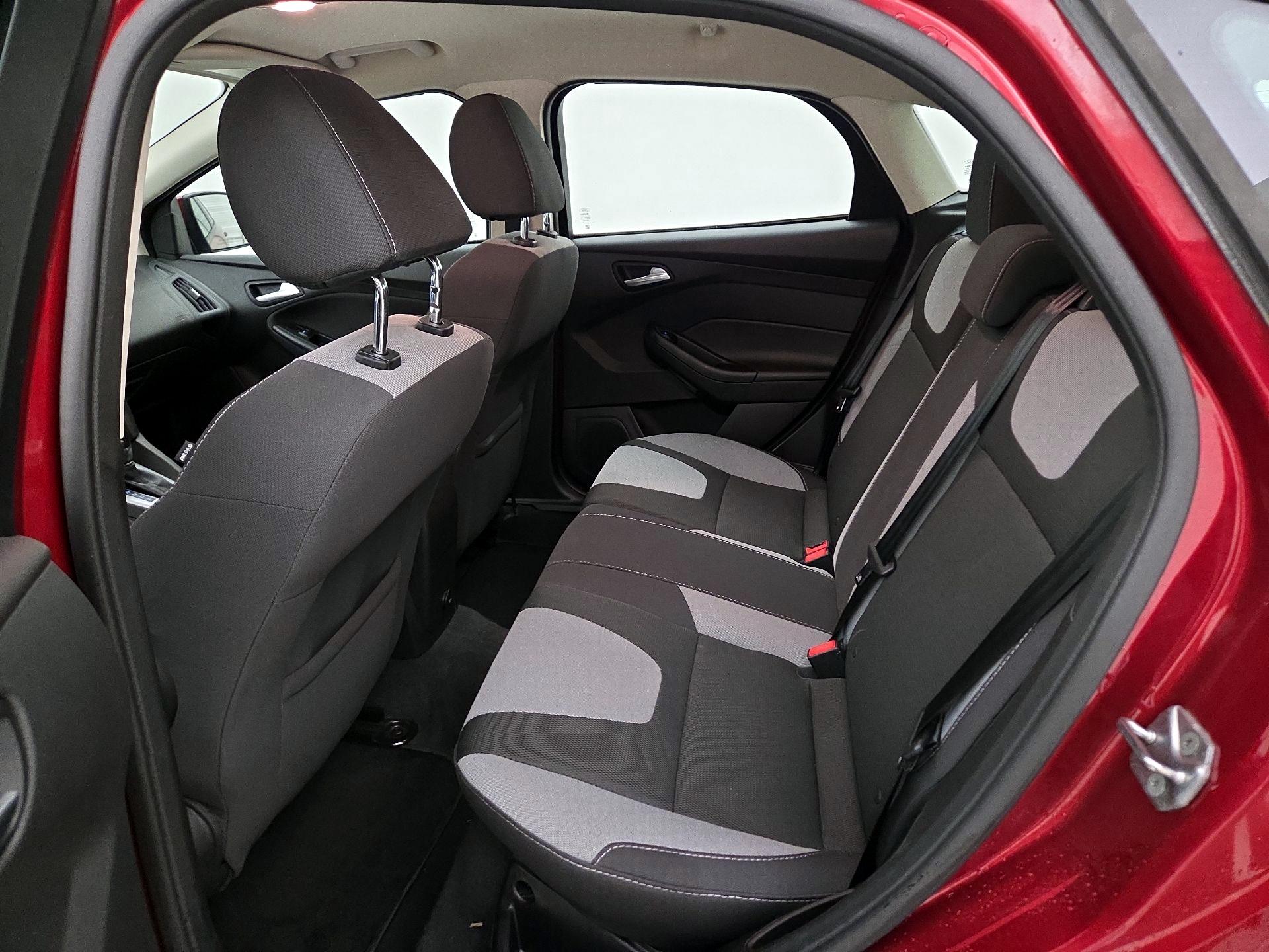 Thumbnail: 2014 Ford Focus - 17