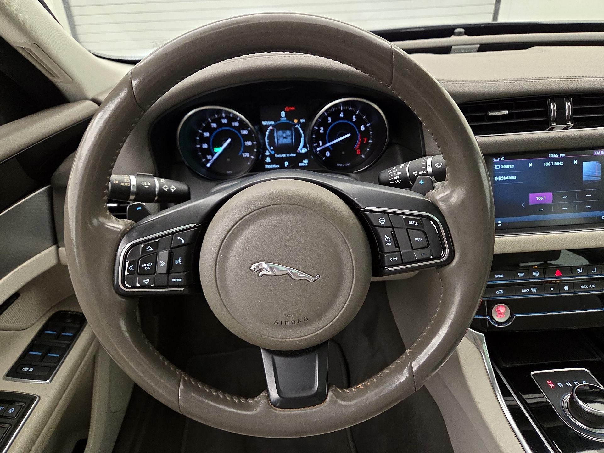 Thumbnail: 2017 Jaguar XF - 10