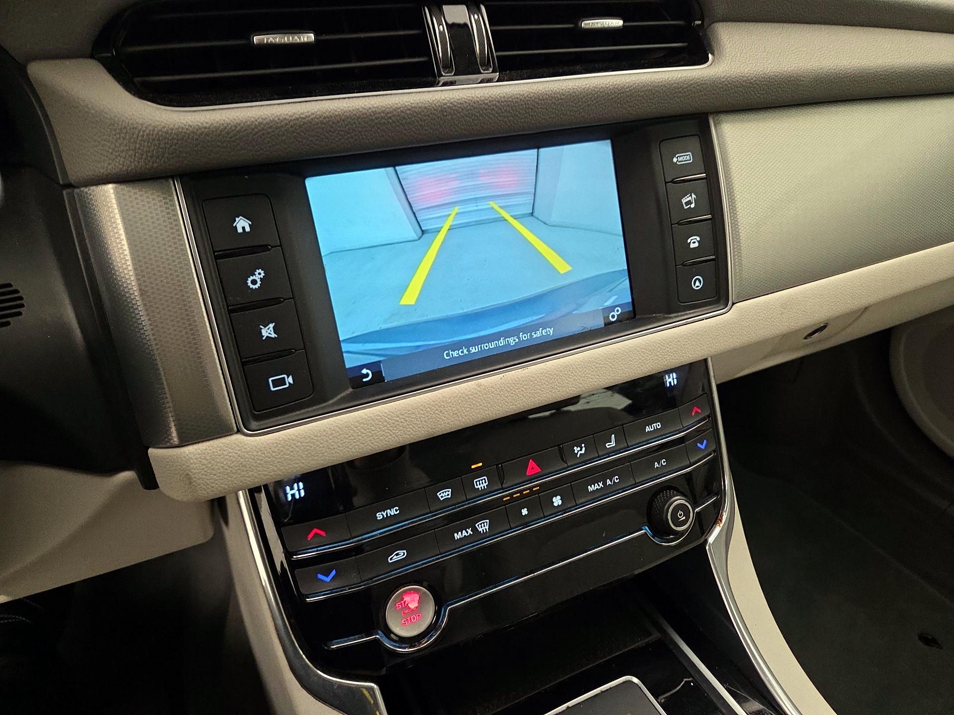 Thumbnail: 2017 Jaguar XF - 14