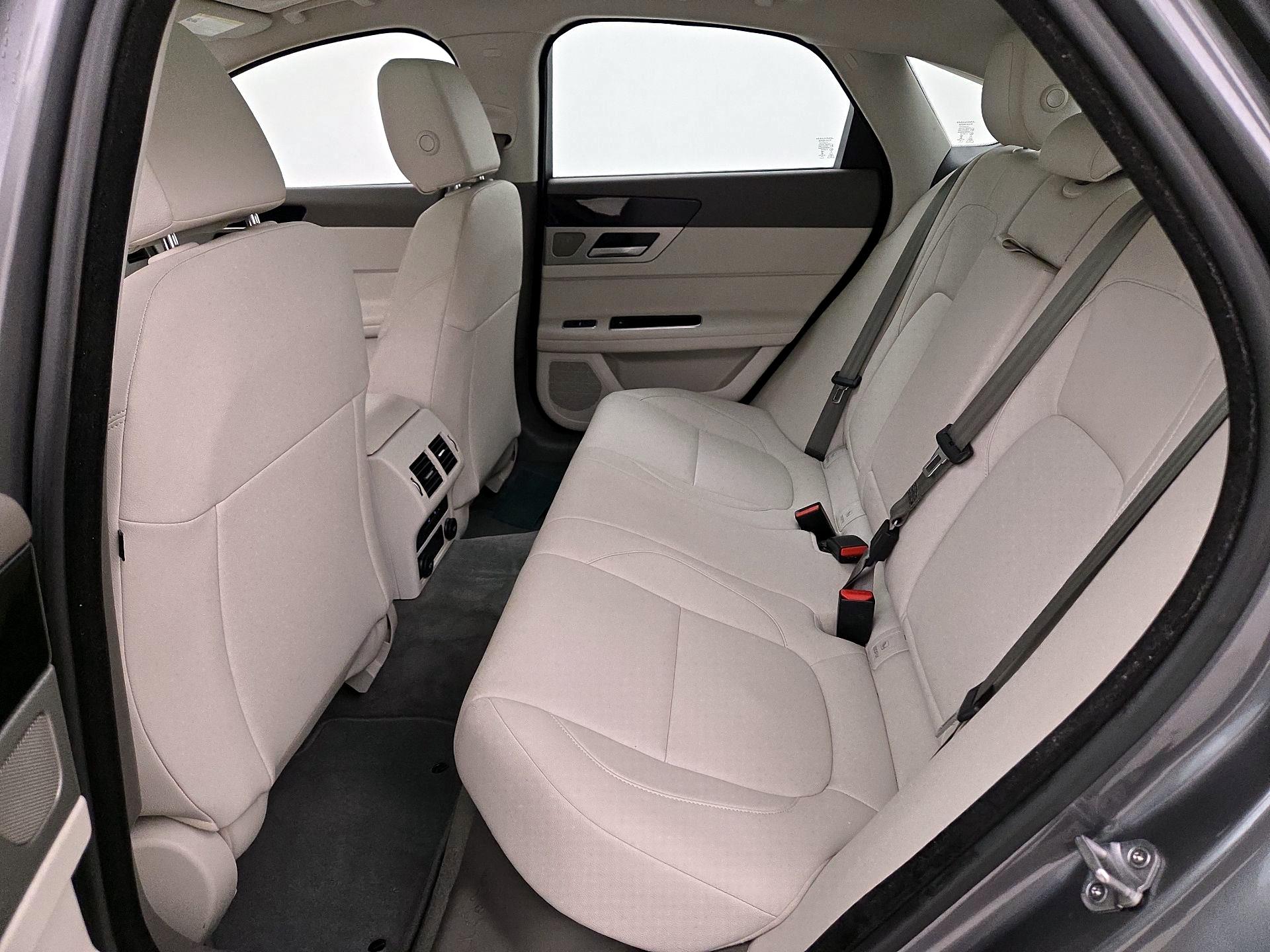 Thumbnail: 2017 Jaguar XF - 19