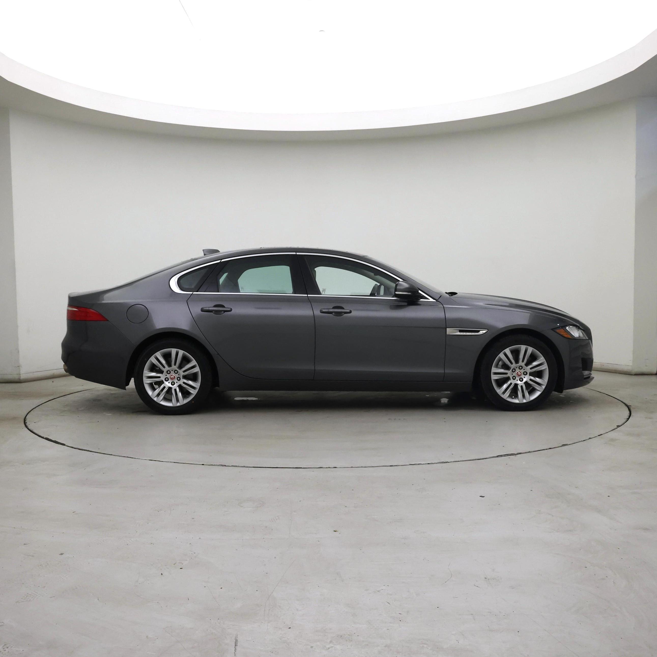 Thumbnail: 2017 Jaguar XF - 7