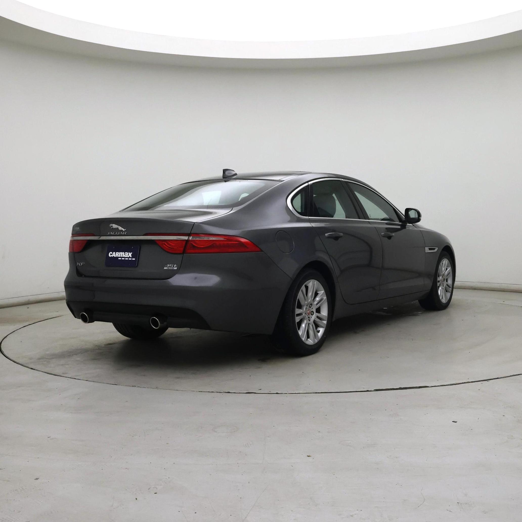 Thumbnail: 2017 Jaguar XF - 8