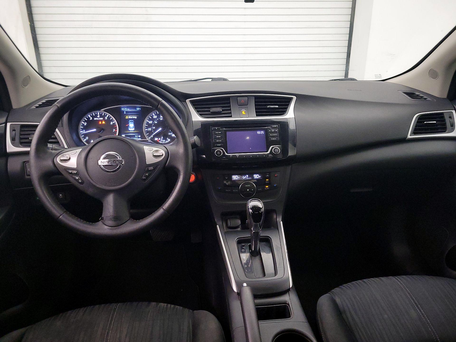 Thumbnail: 2018 Nissan Sentra - 9