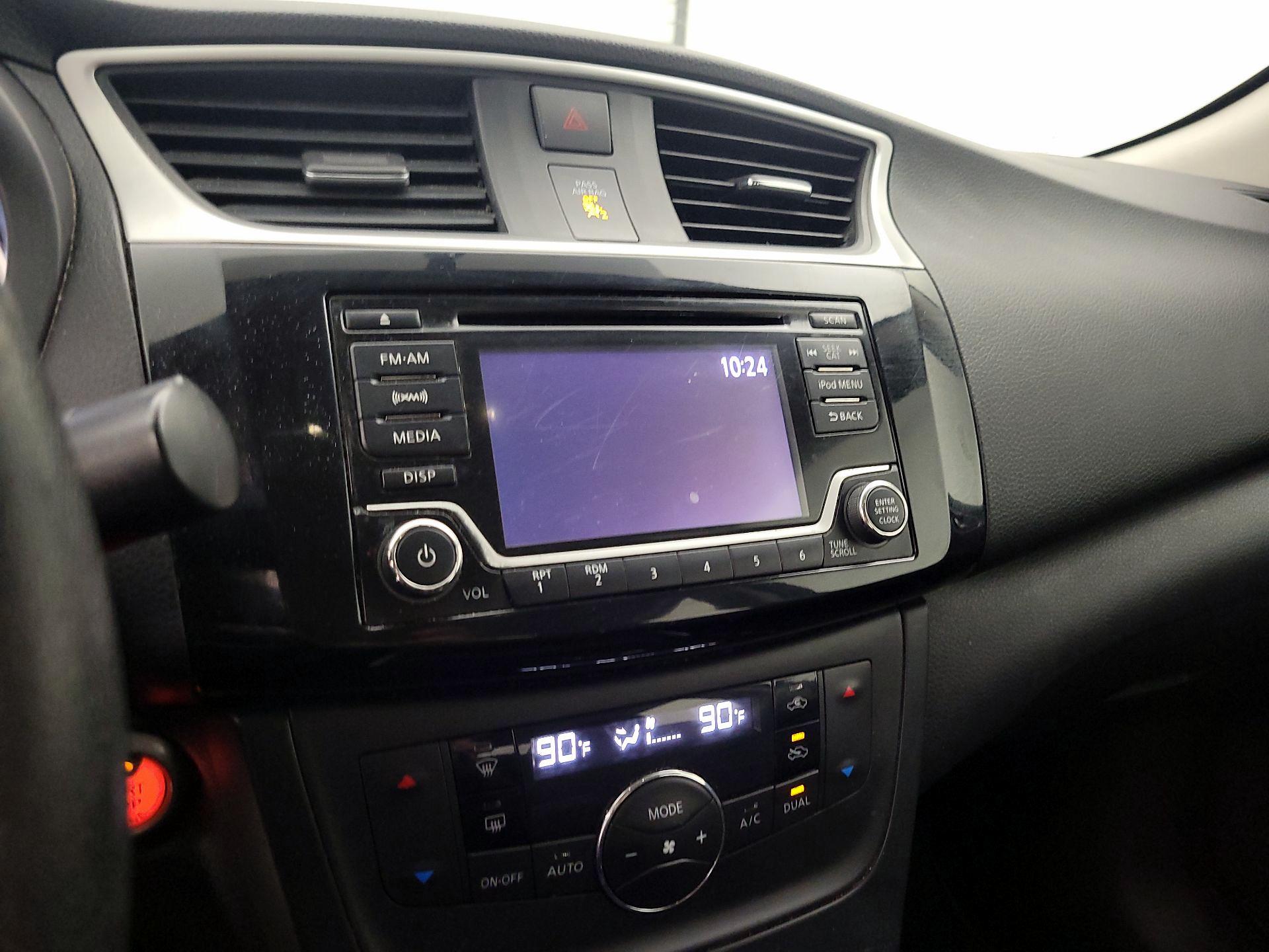 Thumbnail: 2018 Nissan Sentra - 15