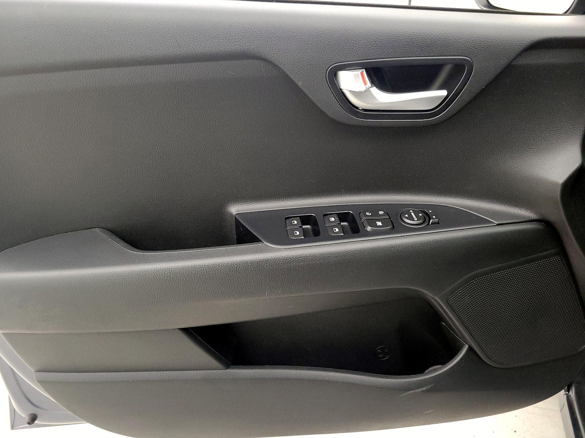 Thumbnail: 2020 Kia Rio5 - 12