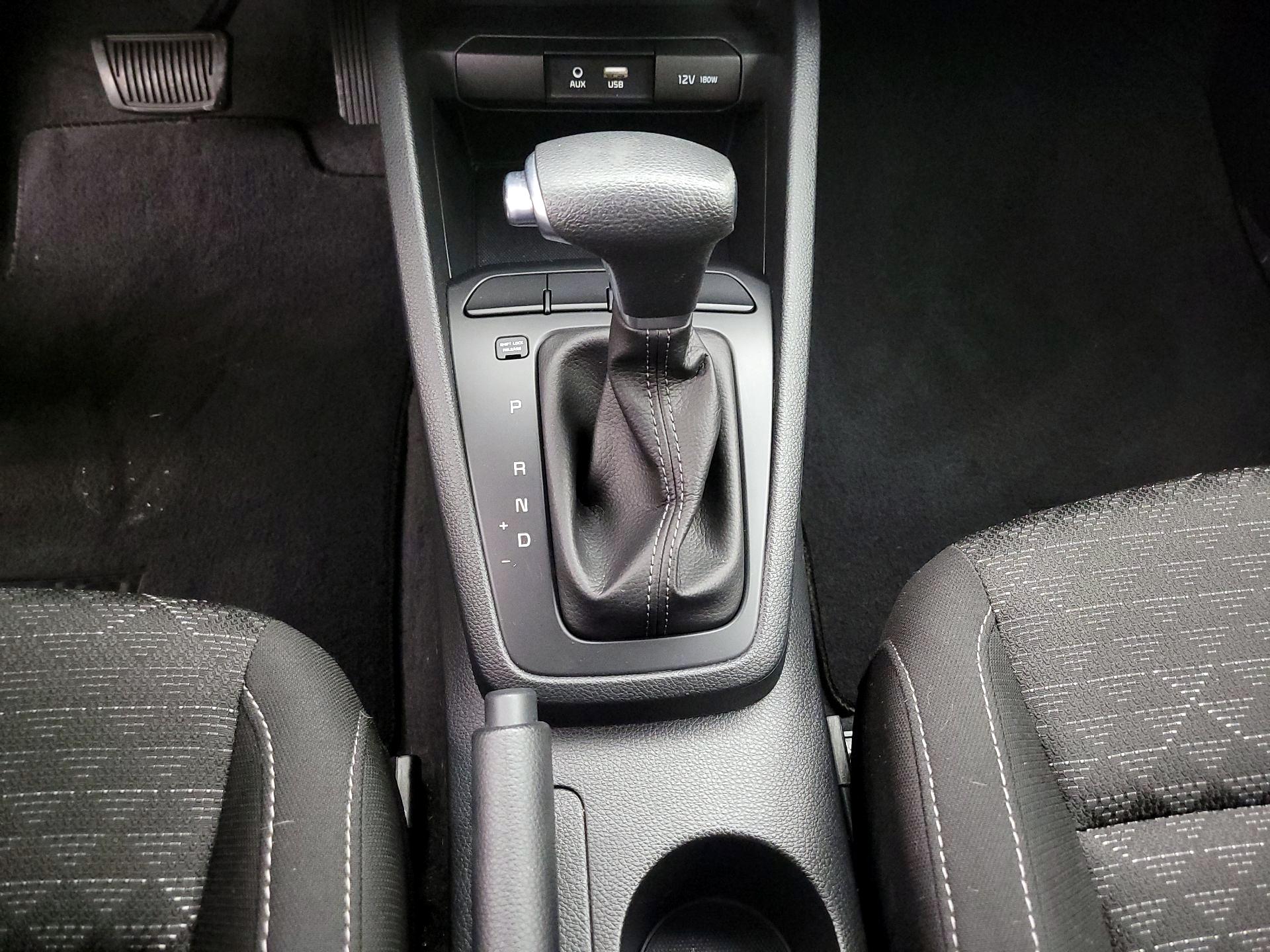 Thumbnail: 2020 Kia Rio5 - 17