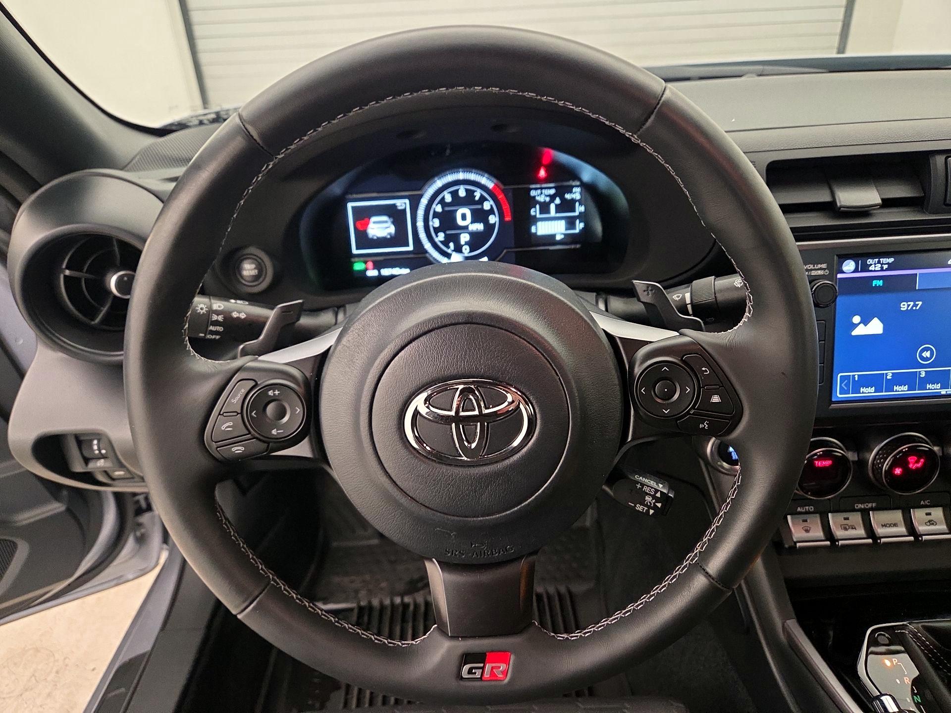 Thumbnail: 2025 Toyota GR86 - 10