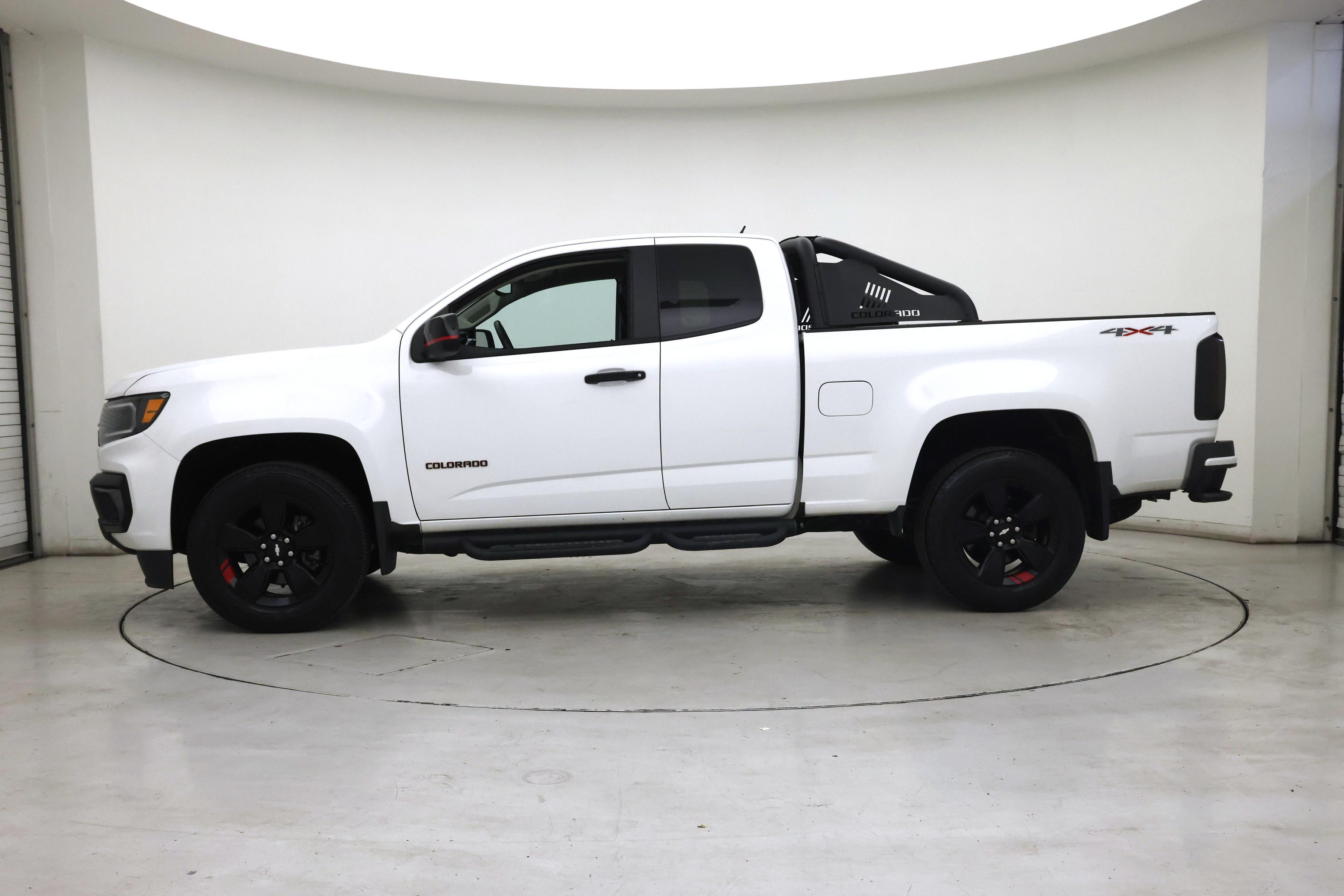 Thumbnail: 2021 Chevrolet Colorado - 3