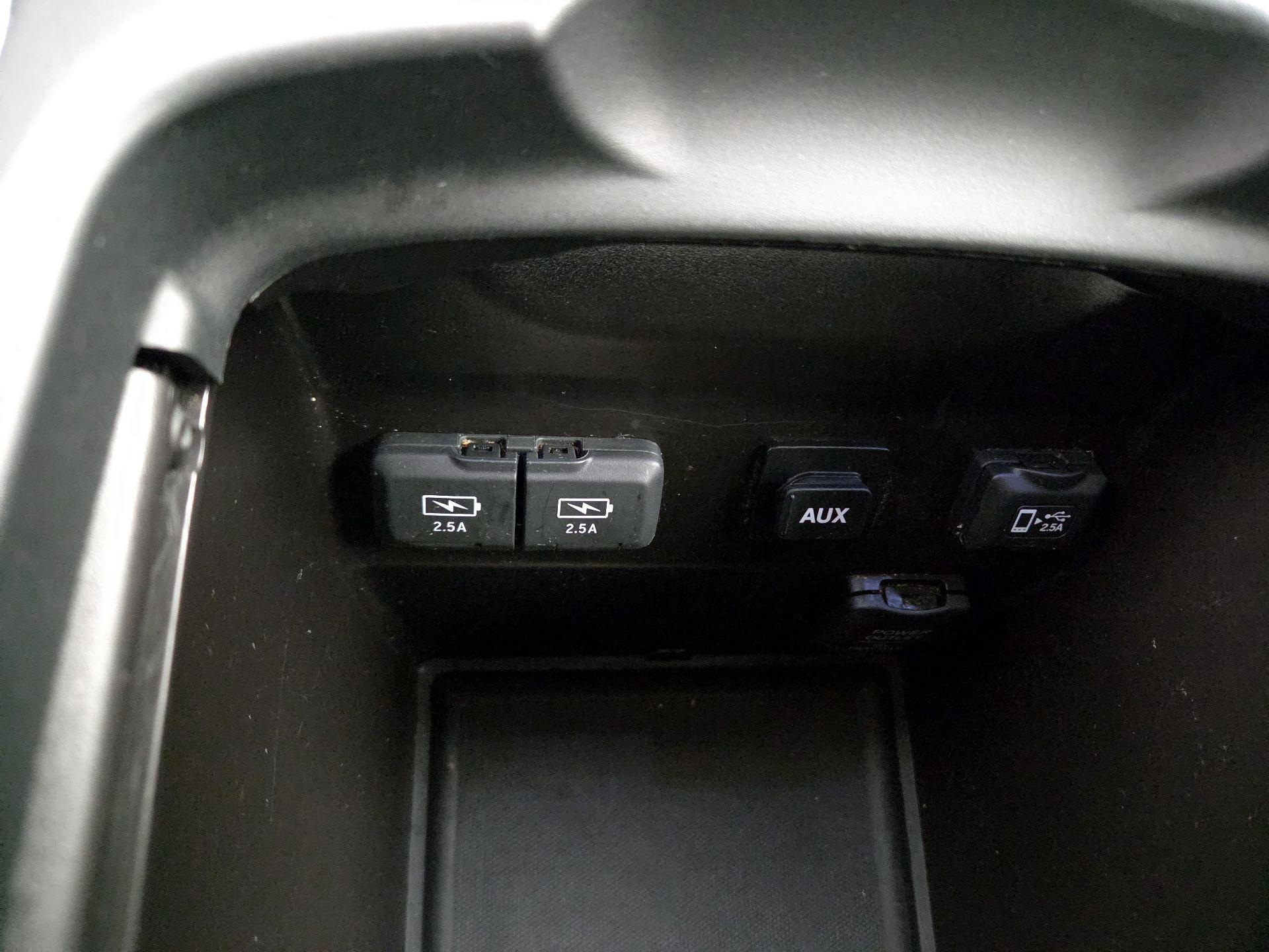 Thumbnail: 2020 Acura MDX - 18