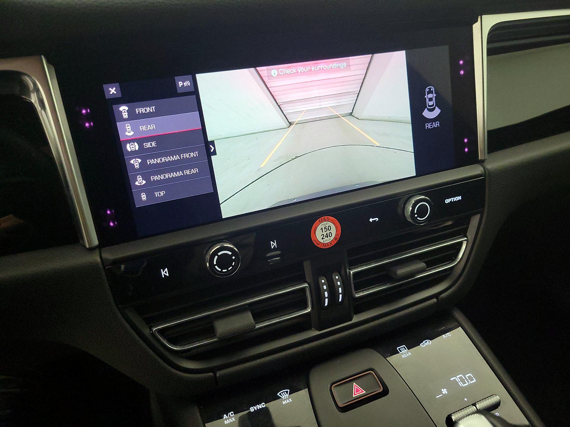 Thumbnail: 2023 Porsche Macan - 14