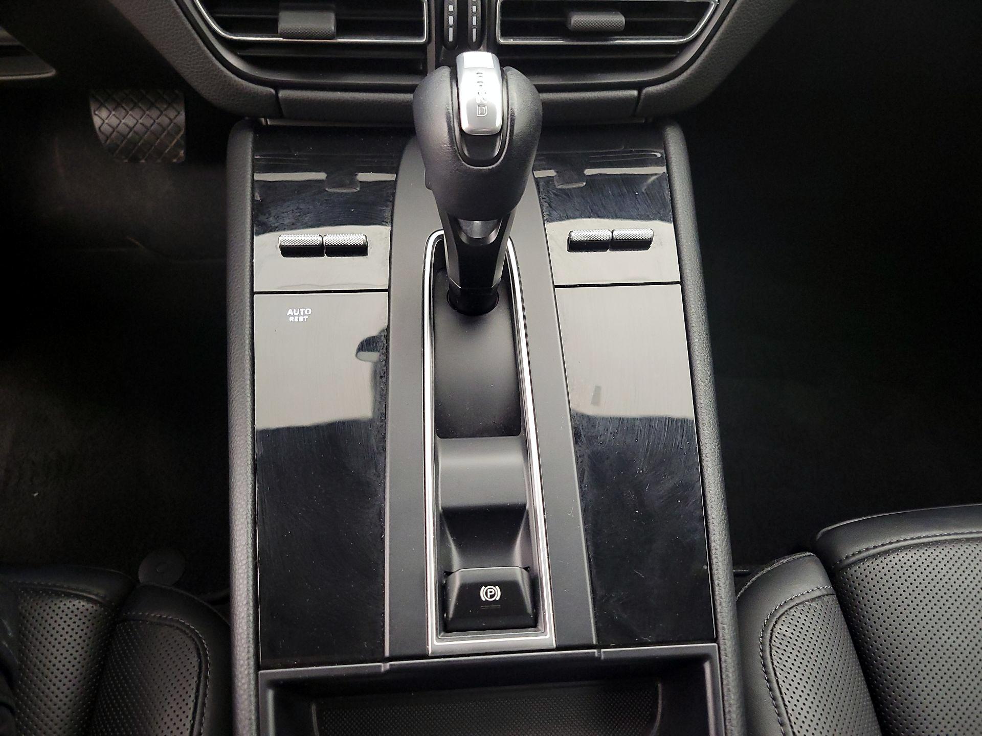 Thumbnail: 2023 Porsche Macan - 17