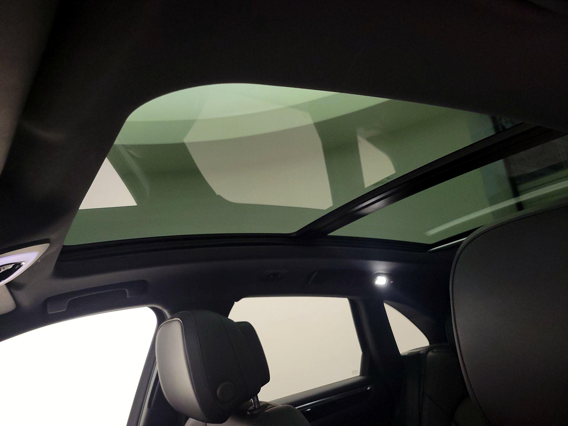 Thumbnail: 2023 Porsche Macan - 19