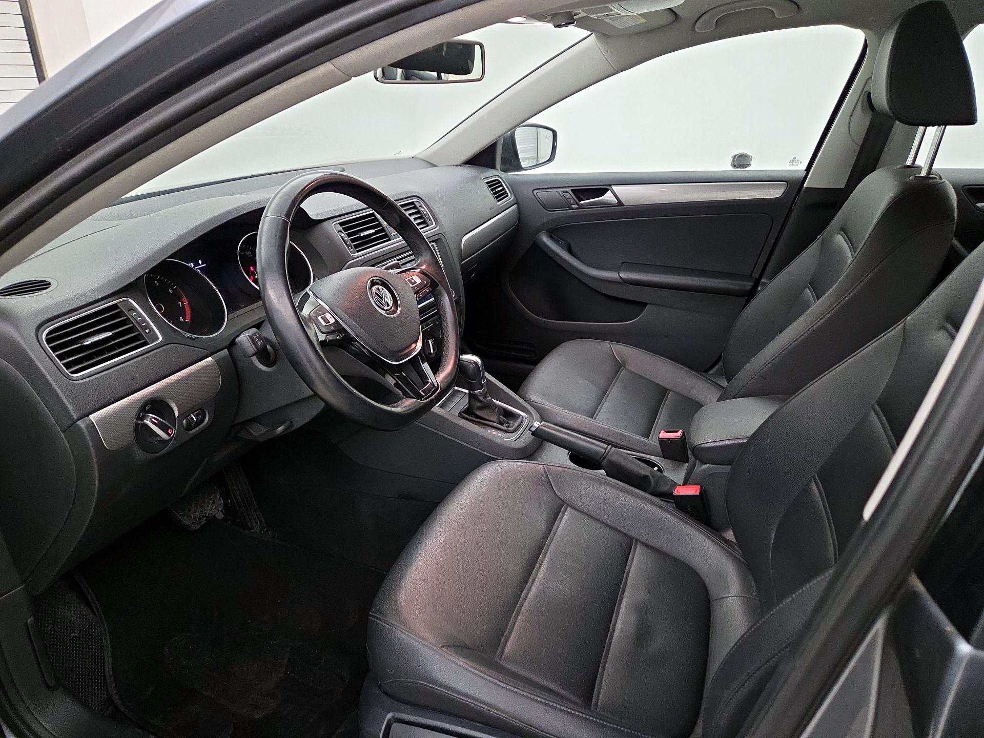 Thumbnail: 2017 Volkswagen Jetta - 11