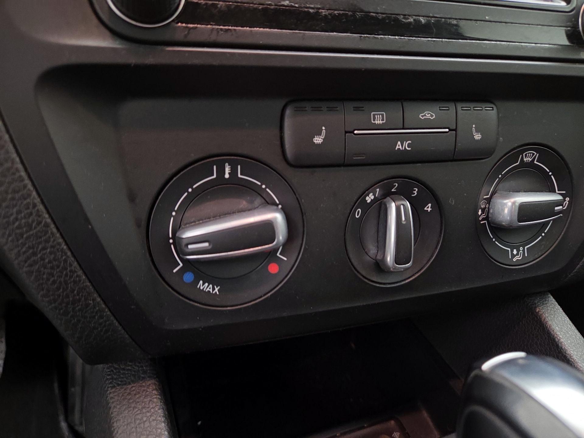 Thumbnail: 2017 Volkswagen Jetta - 15